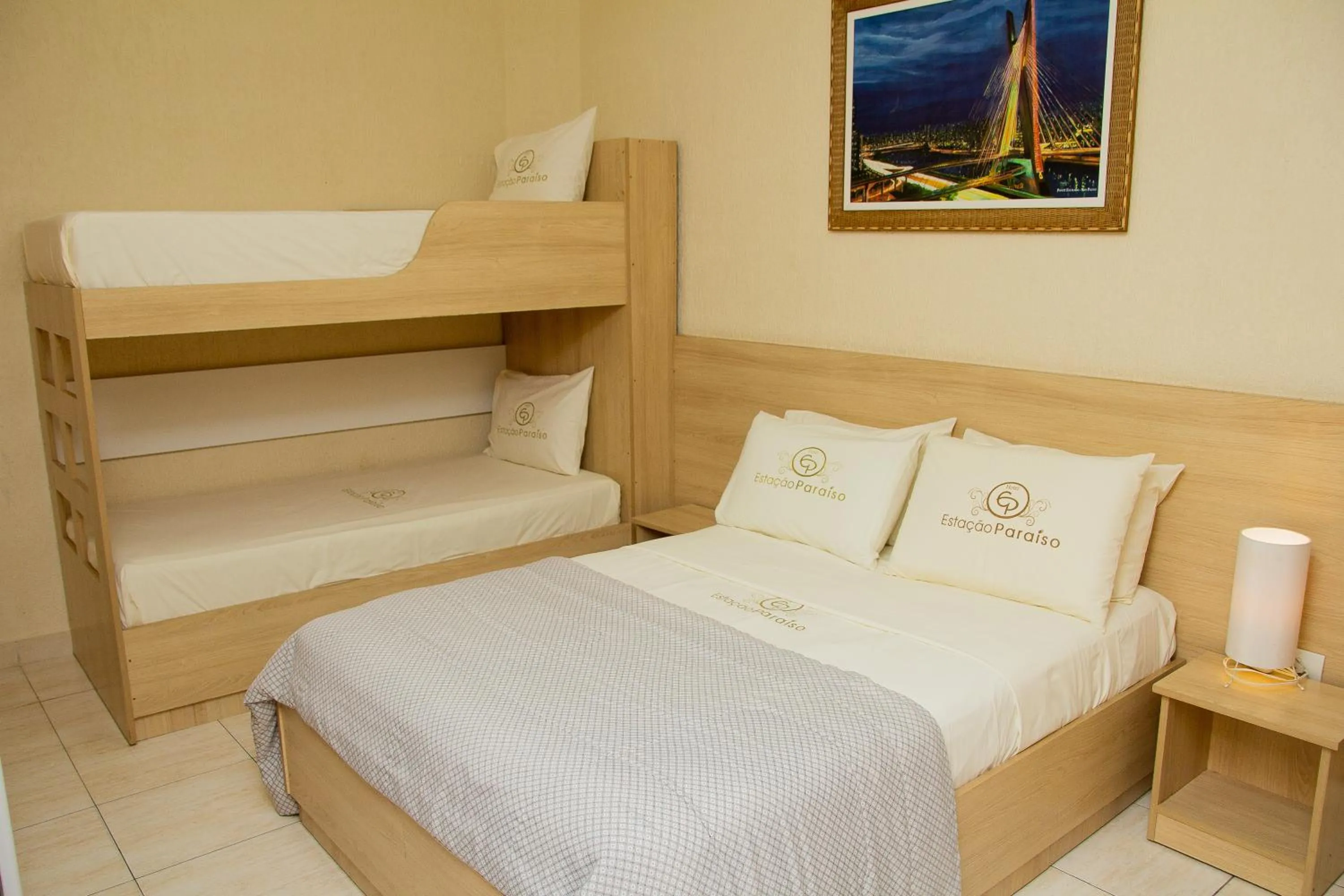 Bedroom, Bed in Hotel Estação Paraíso - ao lado do Metrô Paraíso e 600m da Av Paulista