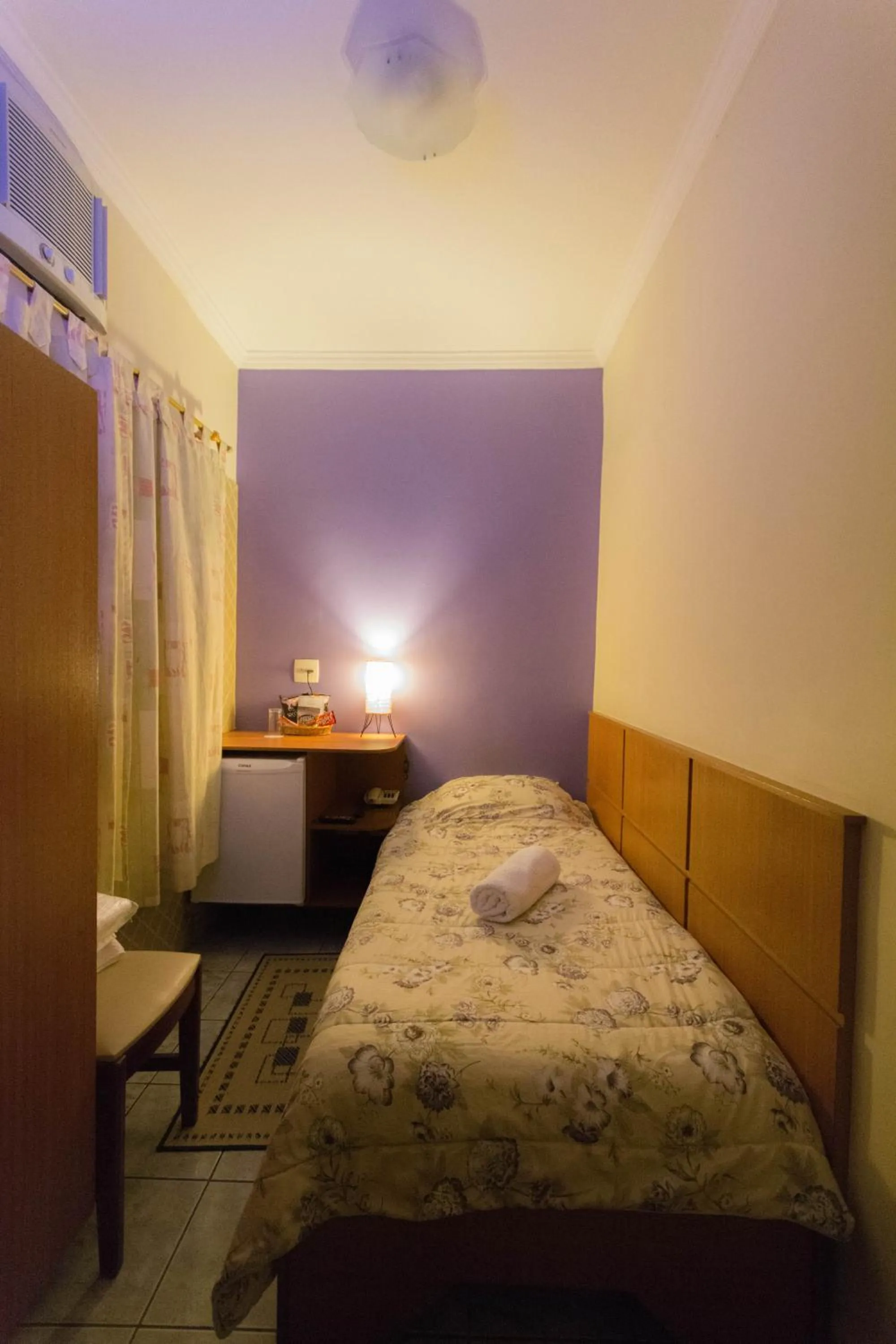 Photo of the whole room, Bed in Hotel Estação Paraíso - ao lado do Metrô Paraíso e 600m da Av Paulista