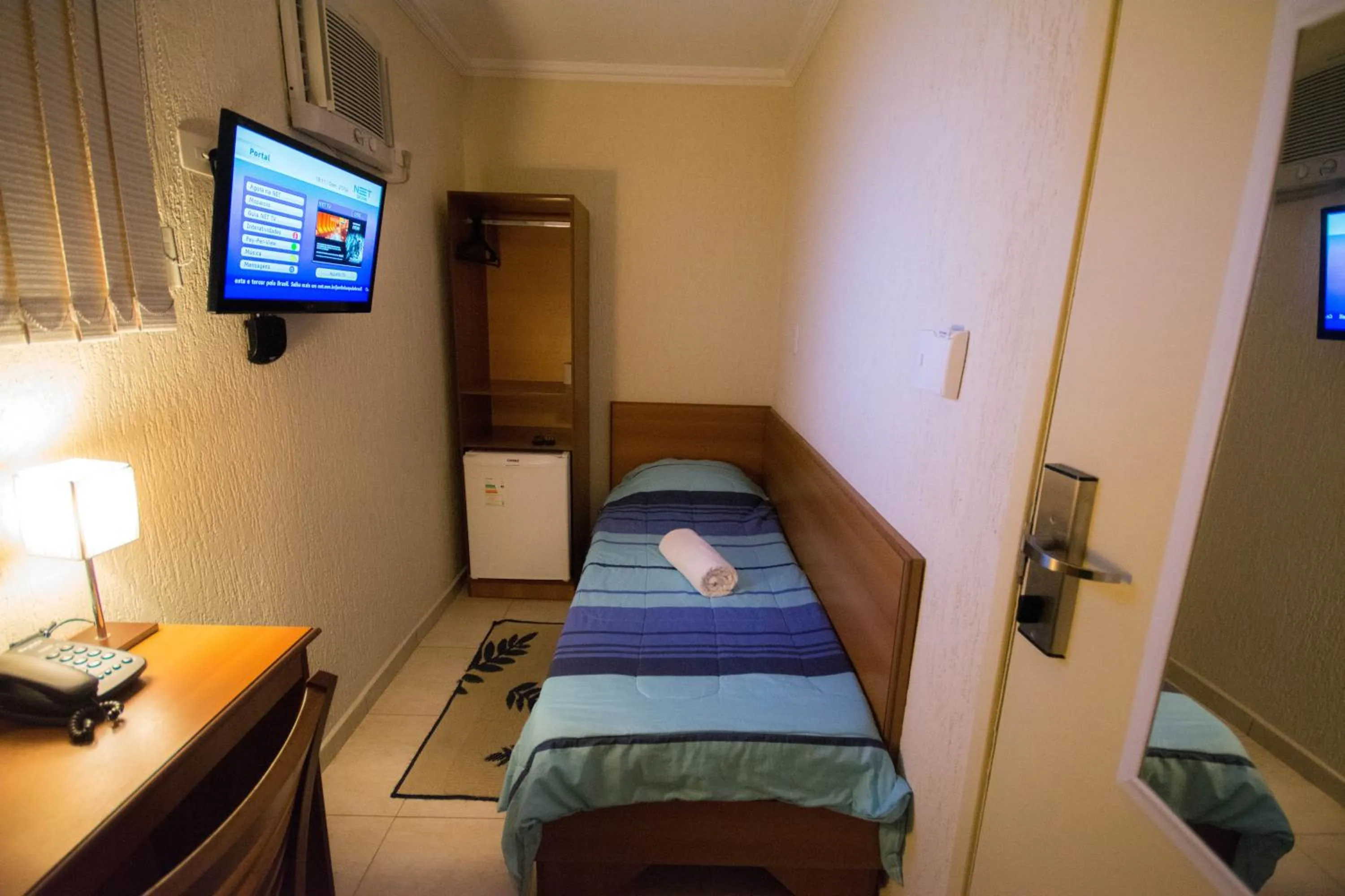 Photo of the whole room, Bed in Hotel Estação Paraíso - ao lado do Metrô Paraíso e 600m da Av Paulista