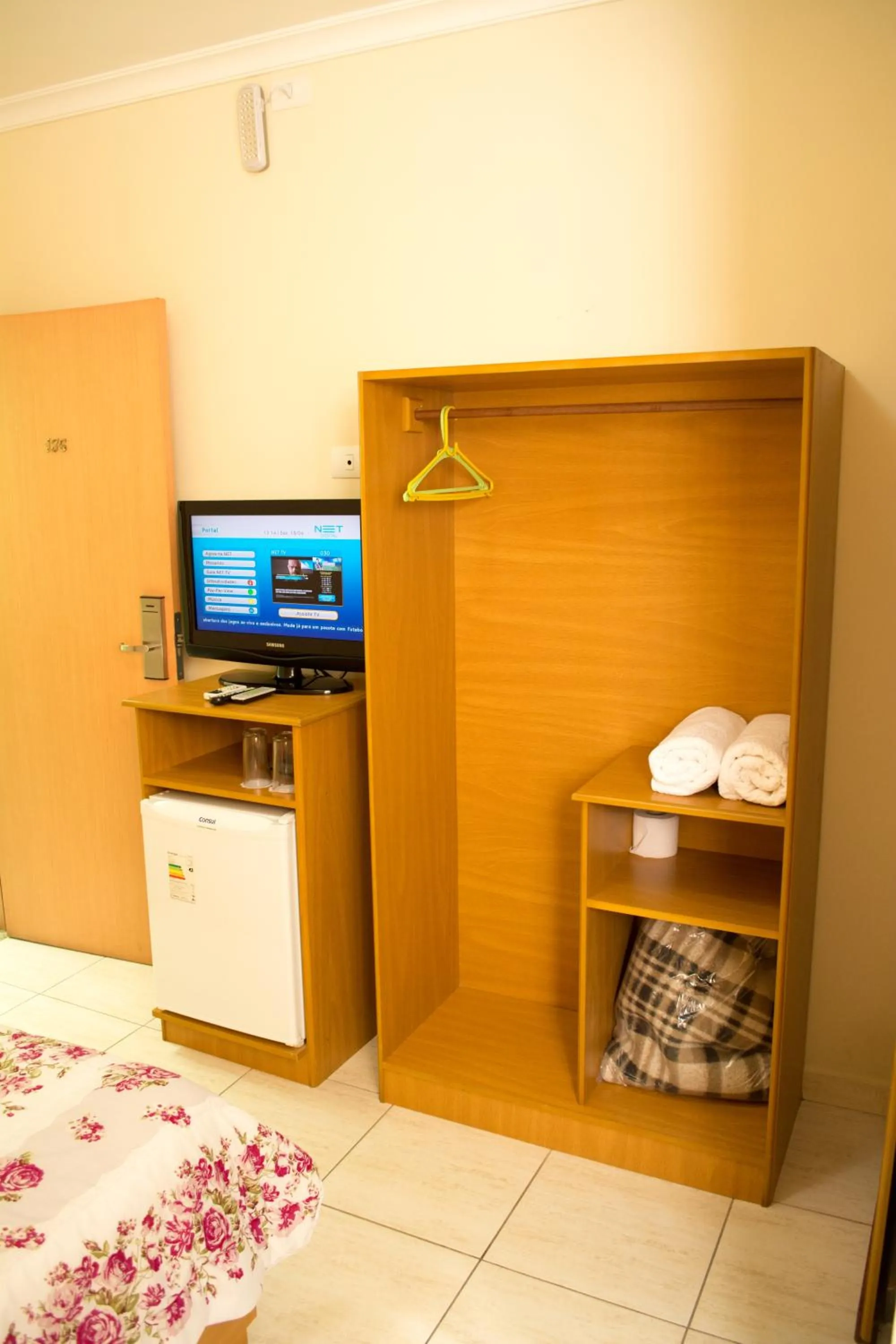 Decorative detail, Bed in Hotel Estação Paraíso - ao lado do Metrô Paraíso e 600m da Av Paulista