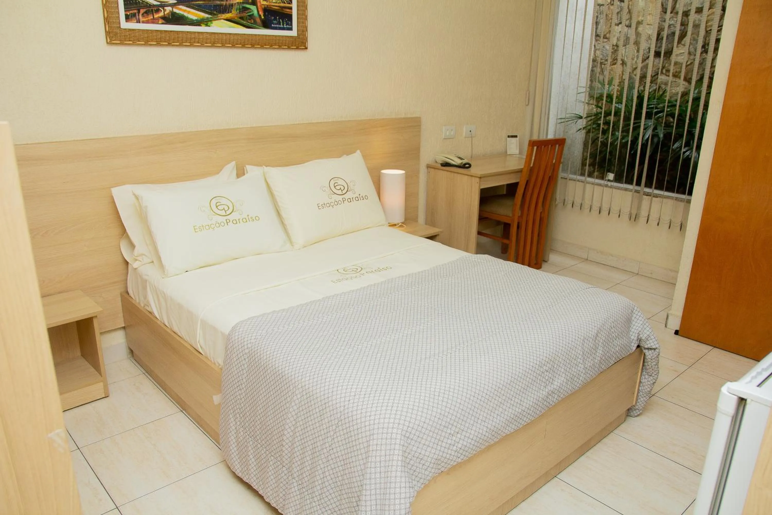 Bedroom, Bed in Hotel Estação Paraíso - ao lado do Metrô Paraíso e 600m da Av Paulista