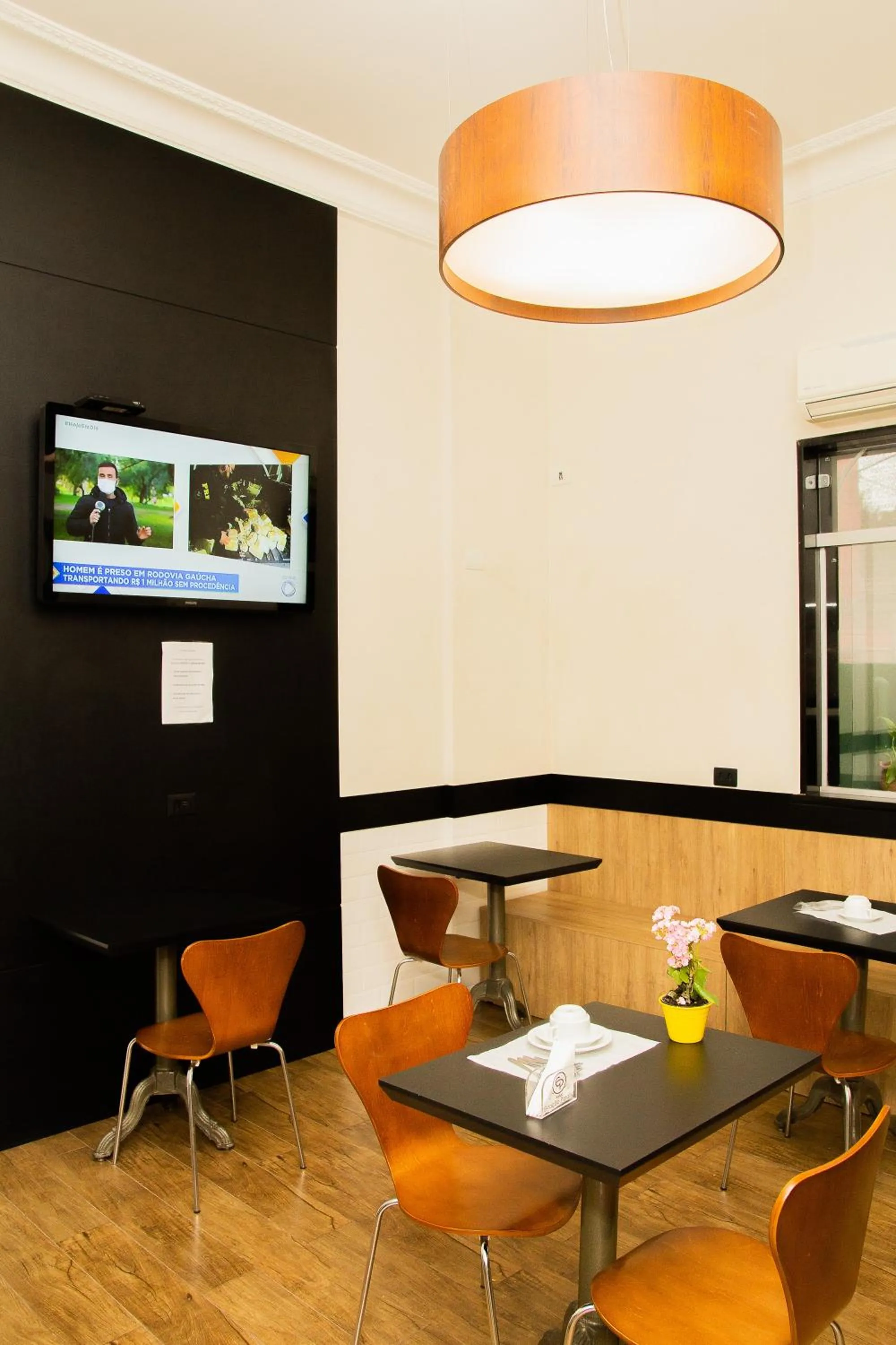 Breakfast in Hotel Estação Paraíso - ao lado do Metrô Paraíso e 600m da Av Paulista