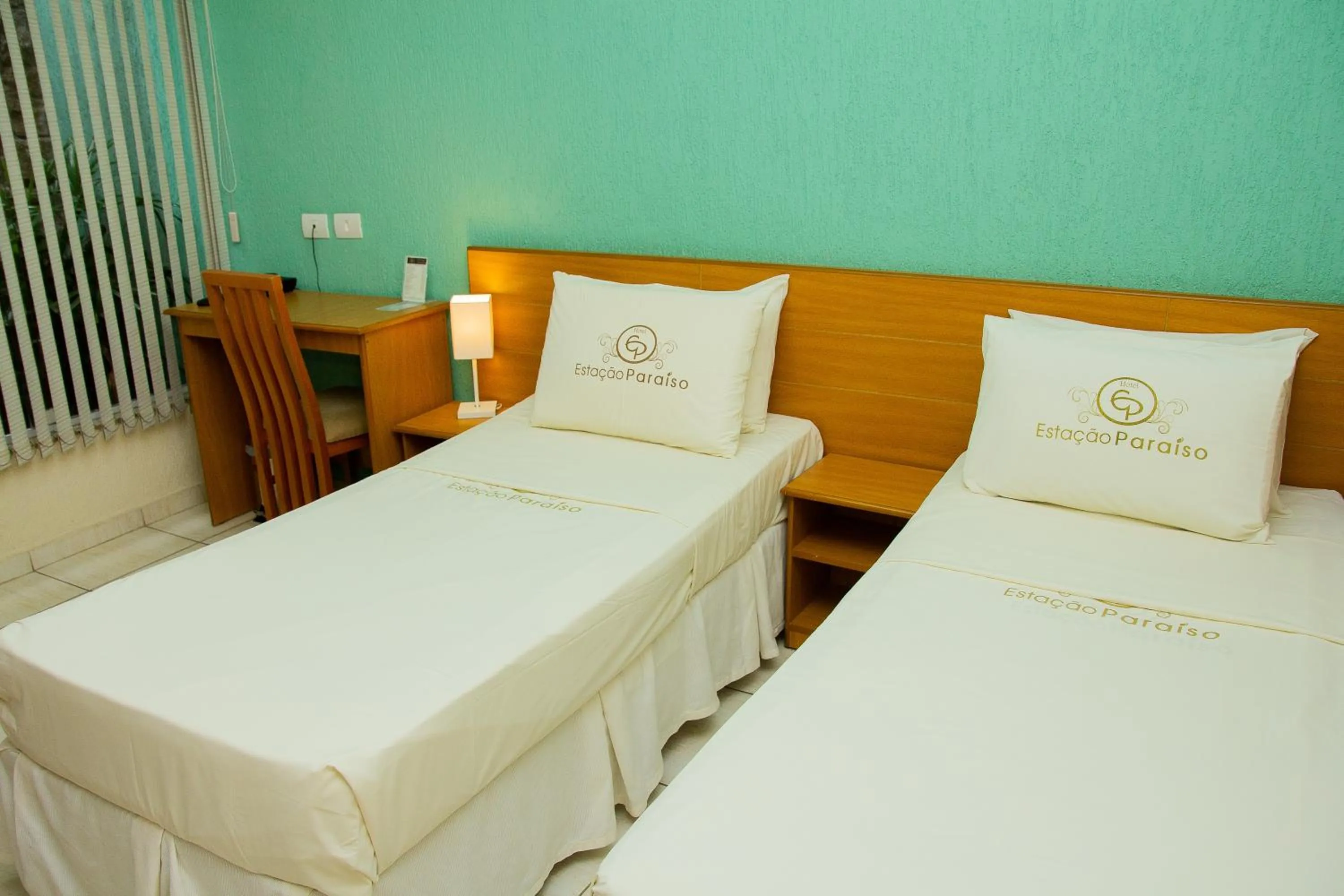 Bedroom, Bed in Hotel Estação Paraíso - ao lado do Metrô Paraíso e 600m da Av Paulista