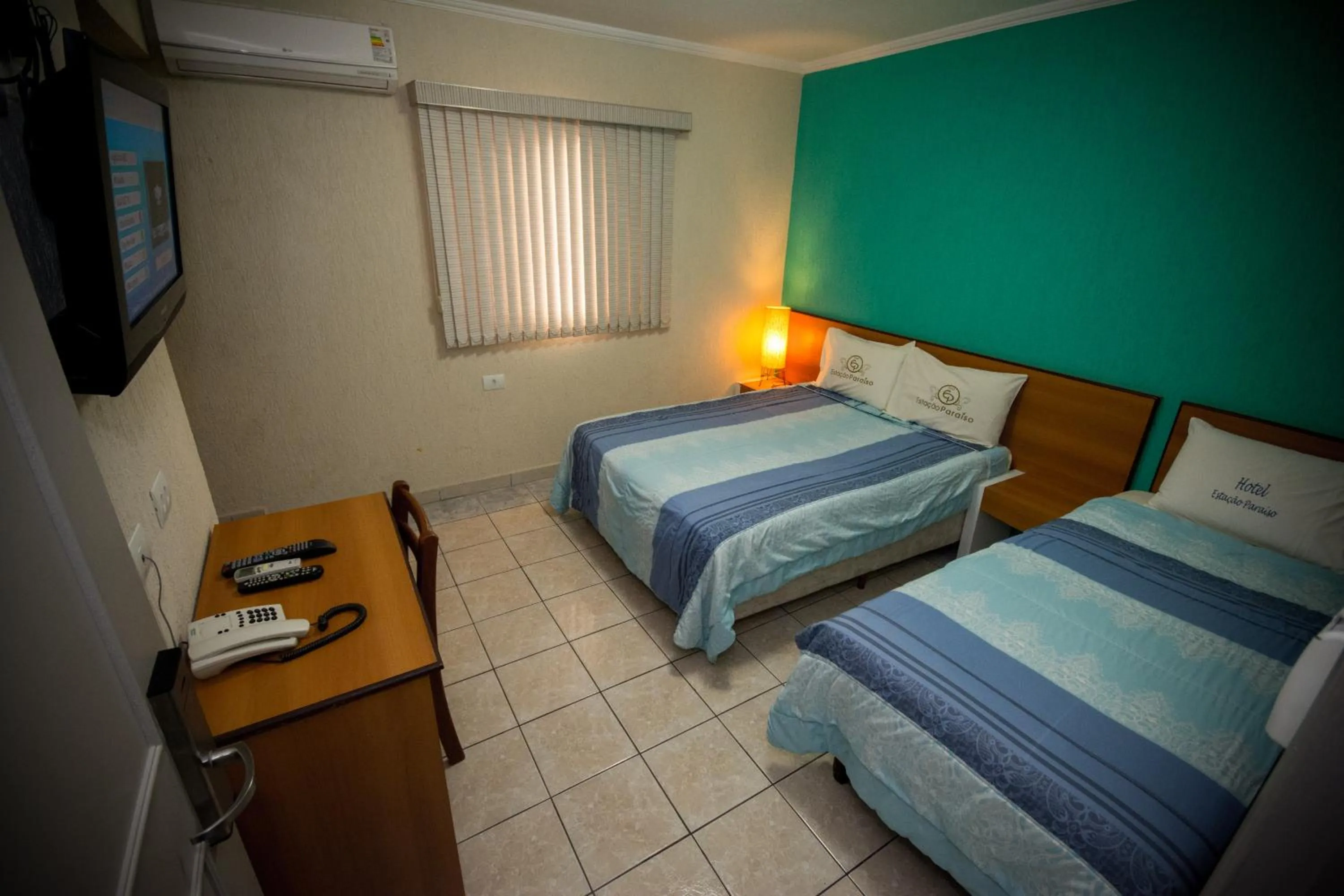 Photo of the whole room, Bed in Hotel Estação Paraíso - ao lado do Metrô Paraíso e 600m da Av Paulista