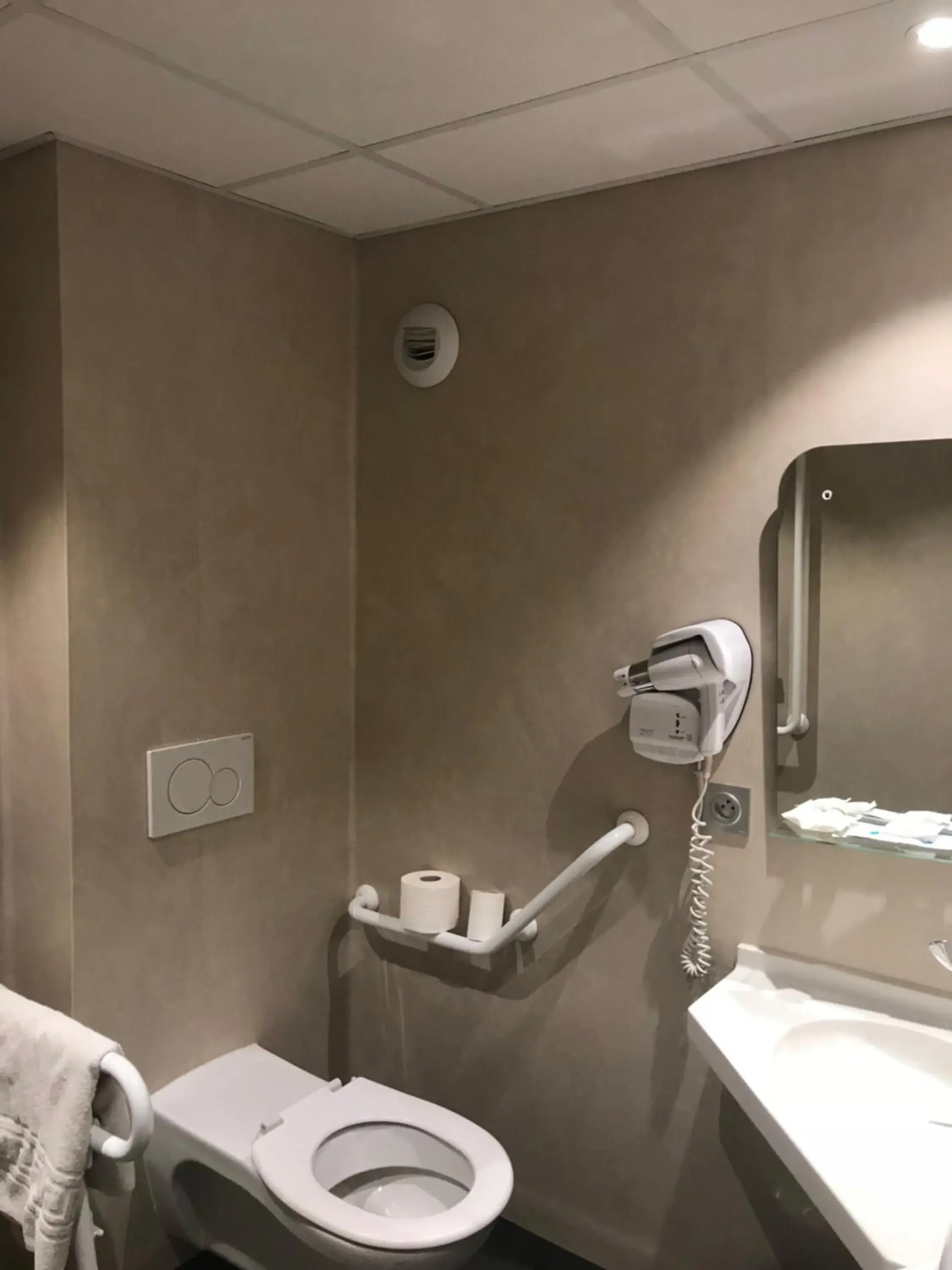 Family Room in Hôtel de l'Europe Family Room in Hôtel de l'Europe