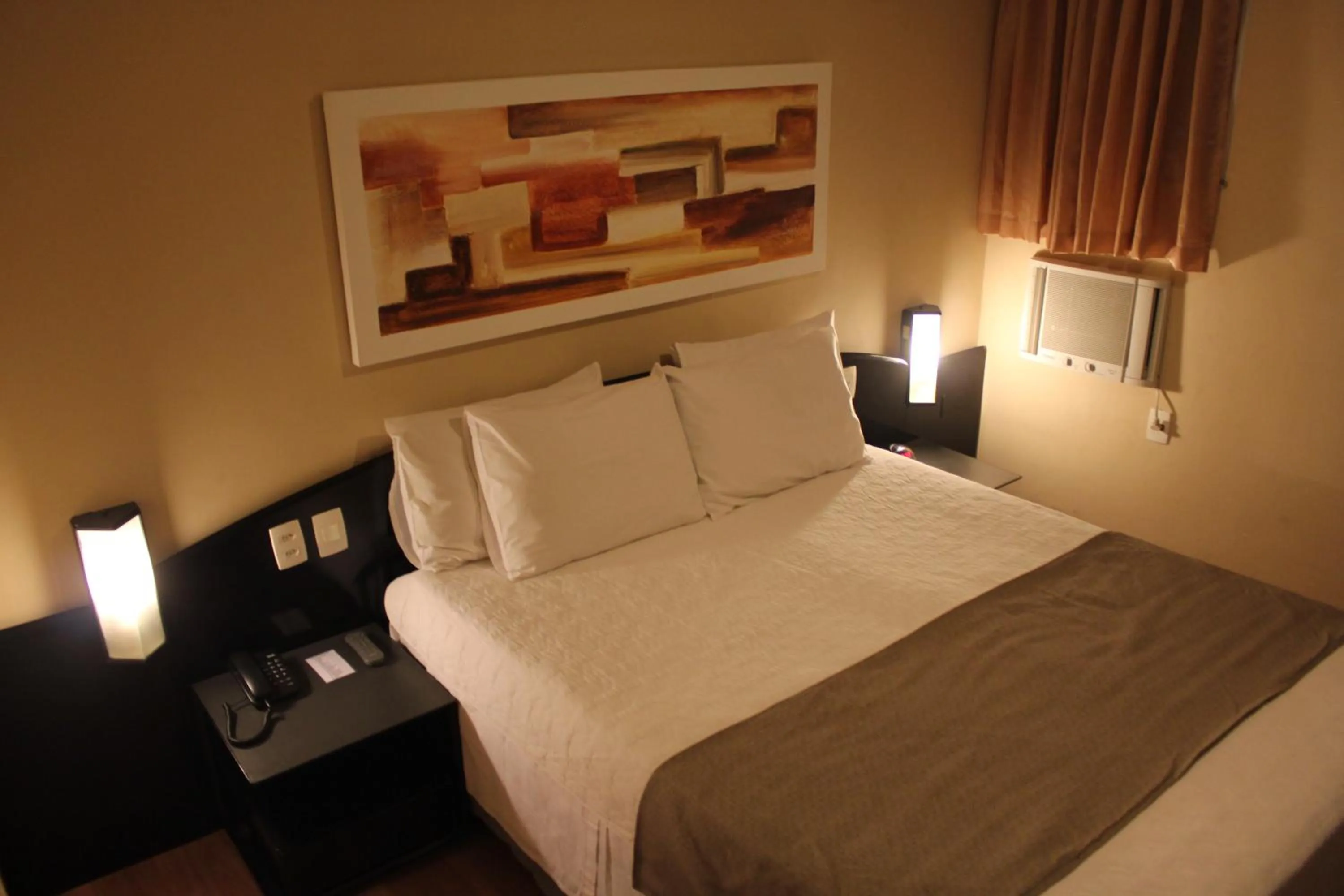 Photo of the whole room, Bed in Hotel Galícia