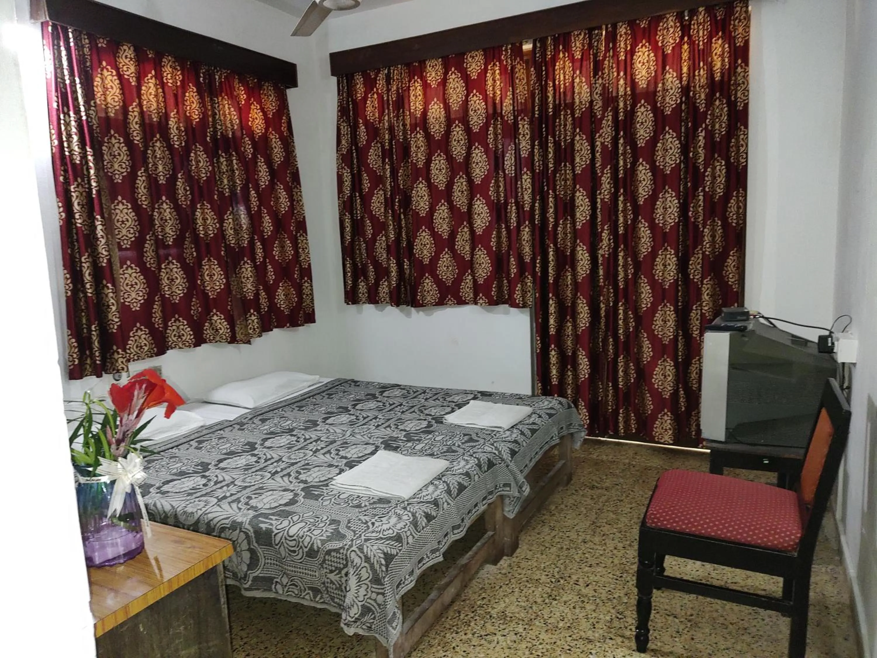 Bed in Hotel Kismat Mahal