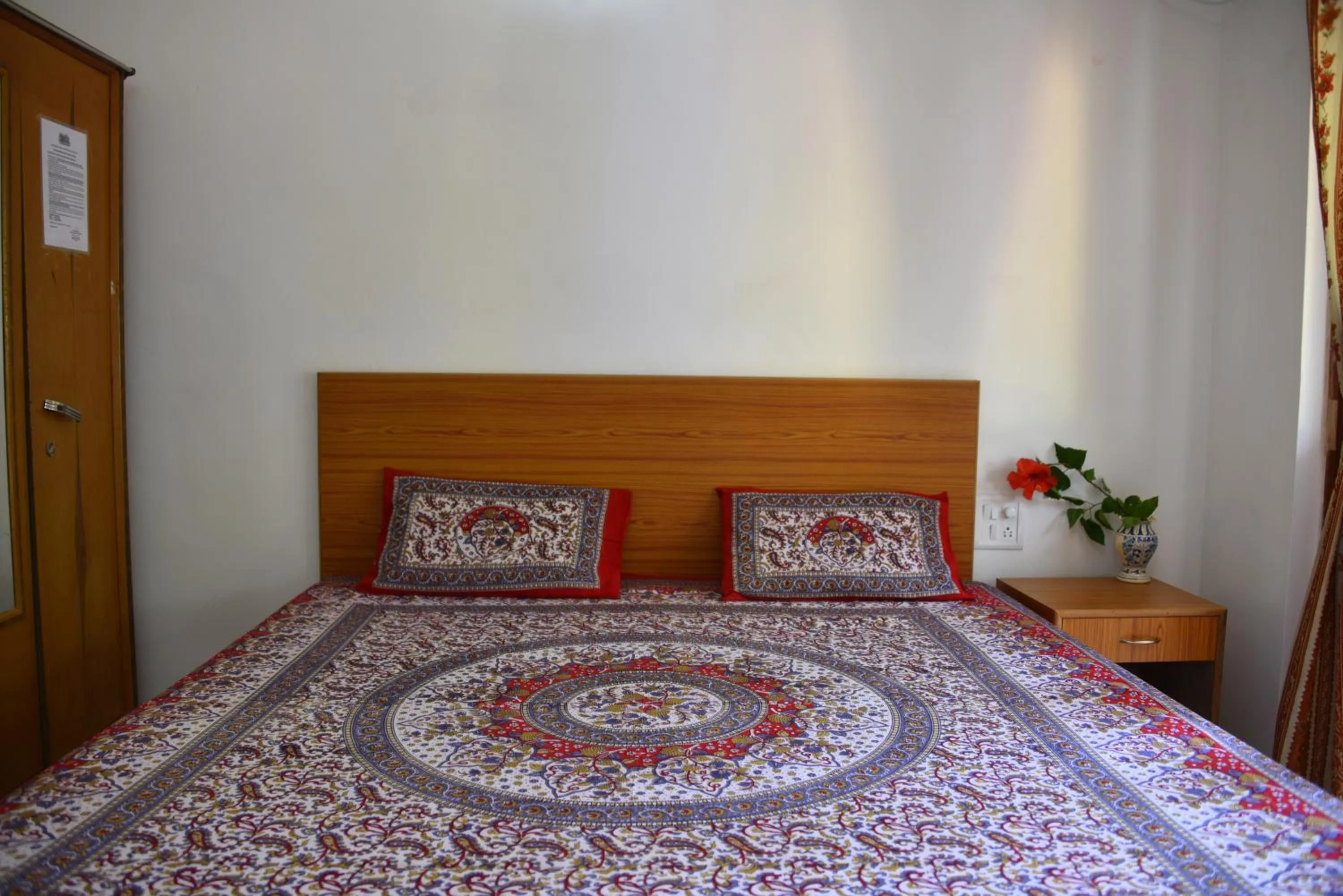 Bed in Hotel Kismat Mahal
