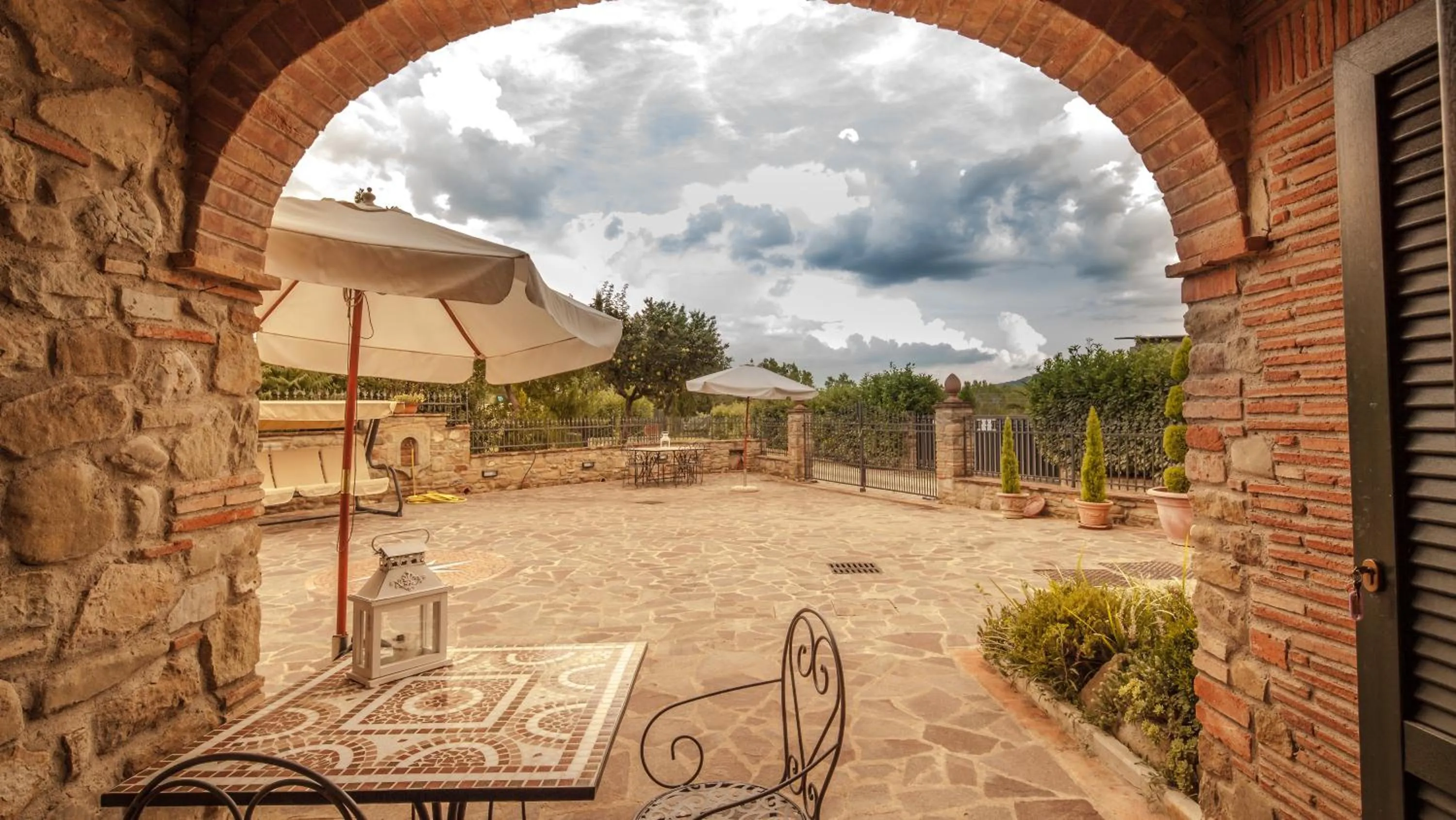 Garden in Cappannelle Country House Tuscany
