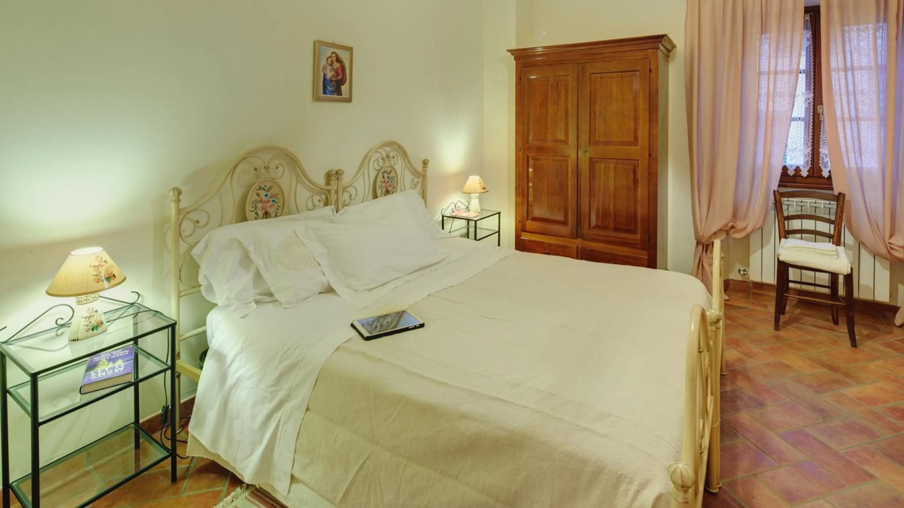 Bedroom, Bed in Cappannelle Country House Tuscany