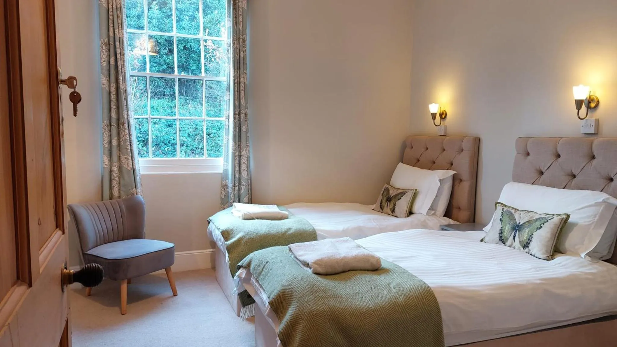 Bedroom, Bed in Laston House