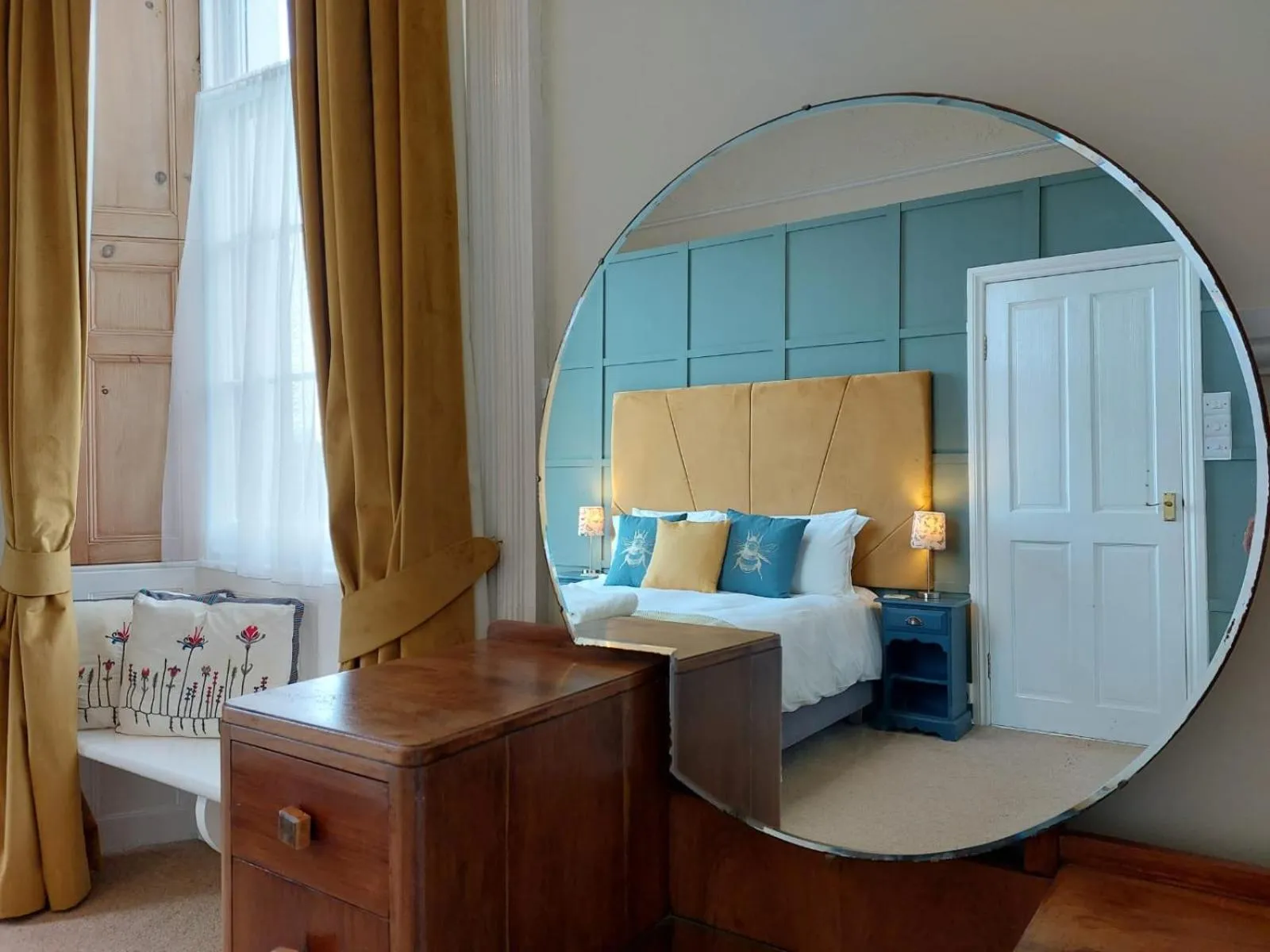 Bedroom, Bed in Laston House