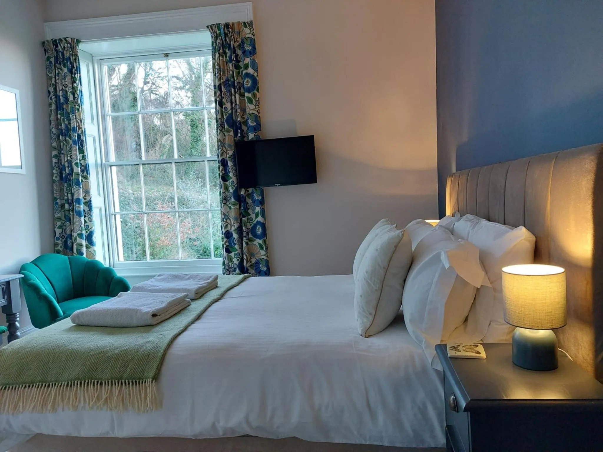 Bedroom, Bed in Laston House