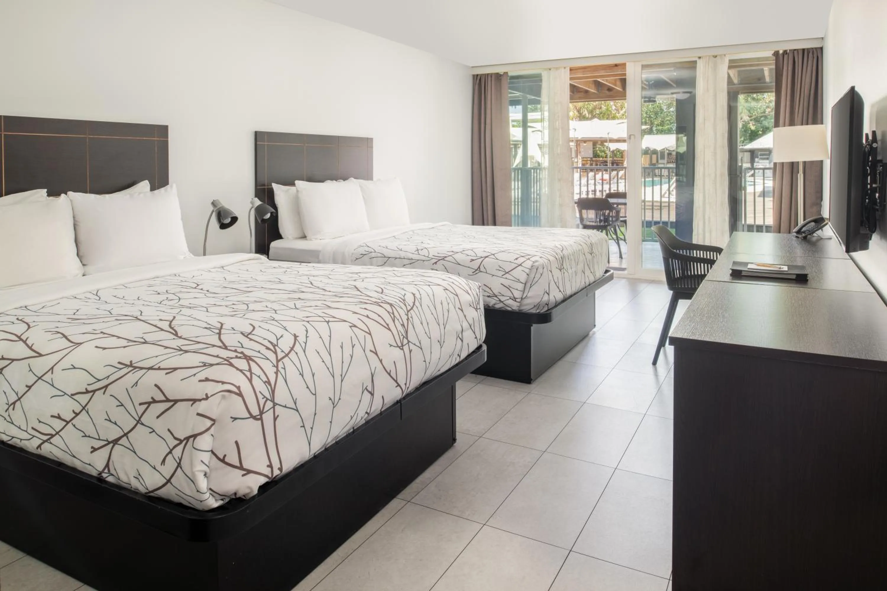 Bedroom, Bed in Casey Key Resorts - Mainland