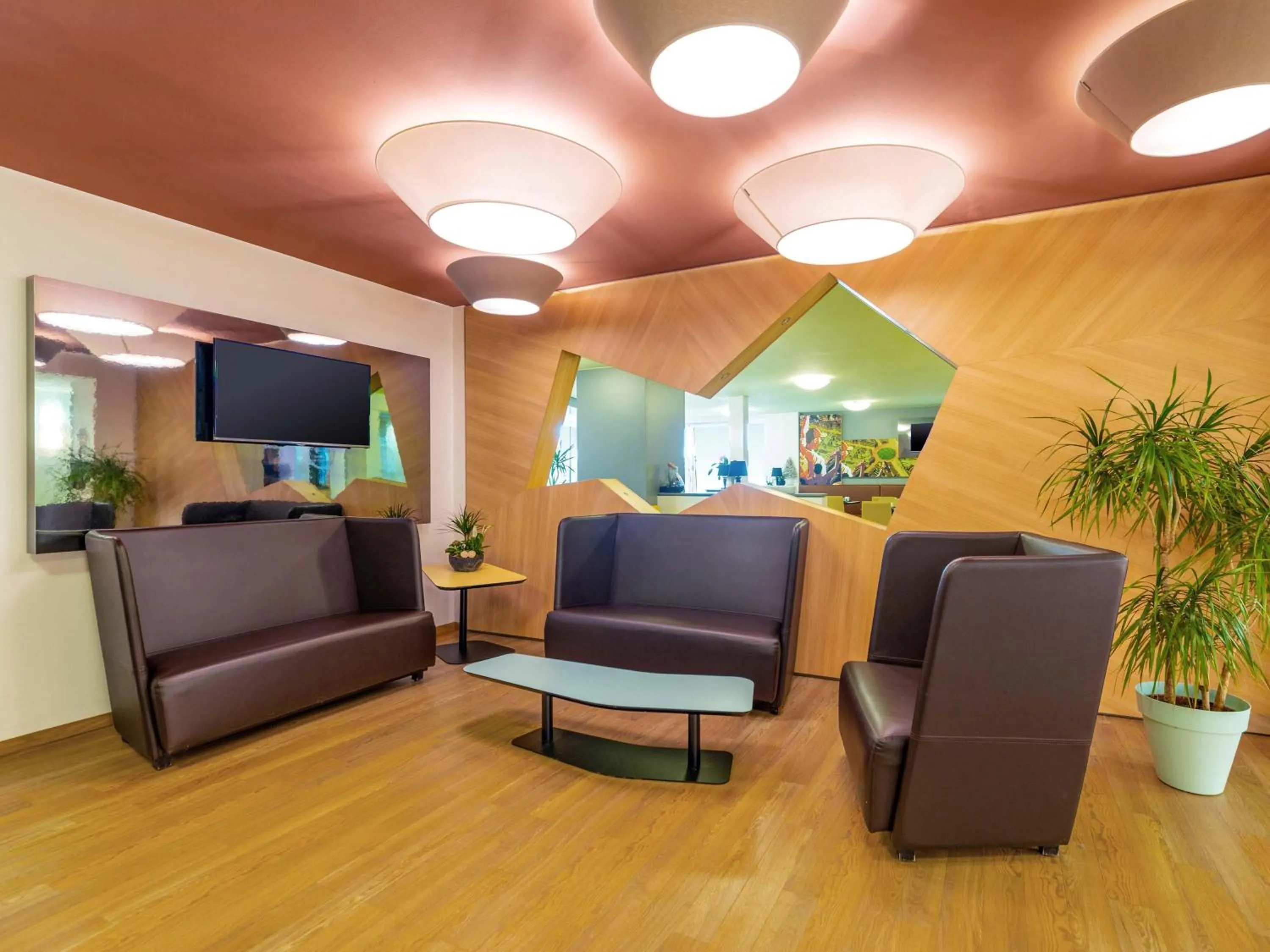 Lobby or reception in B&B HOTEL Dortmund-Messe