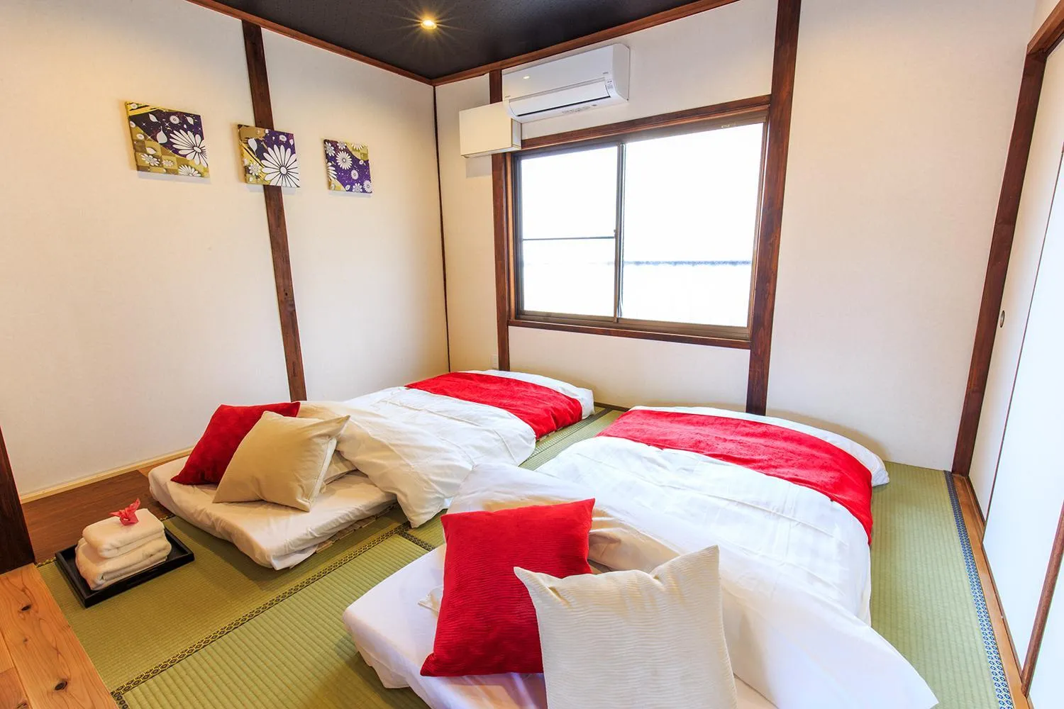 Bed in ORIGAMI STAY -Taishocho-