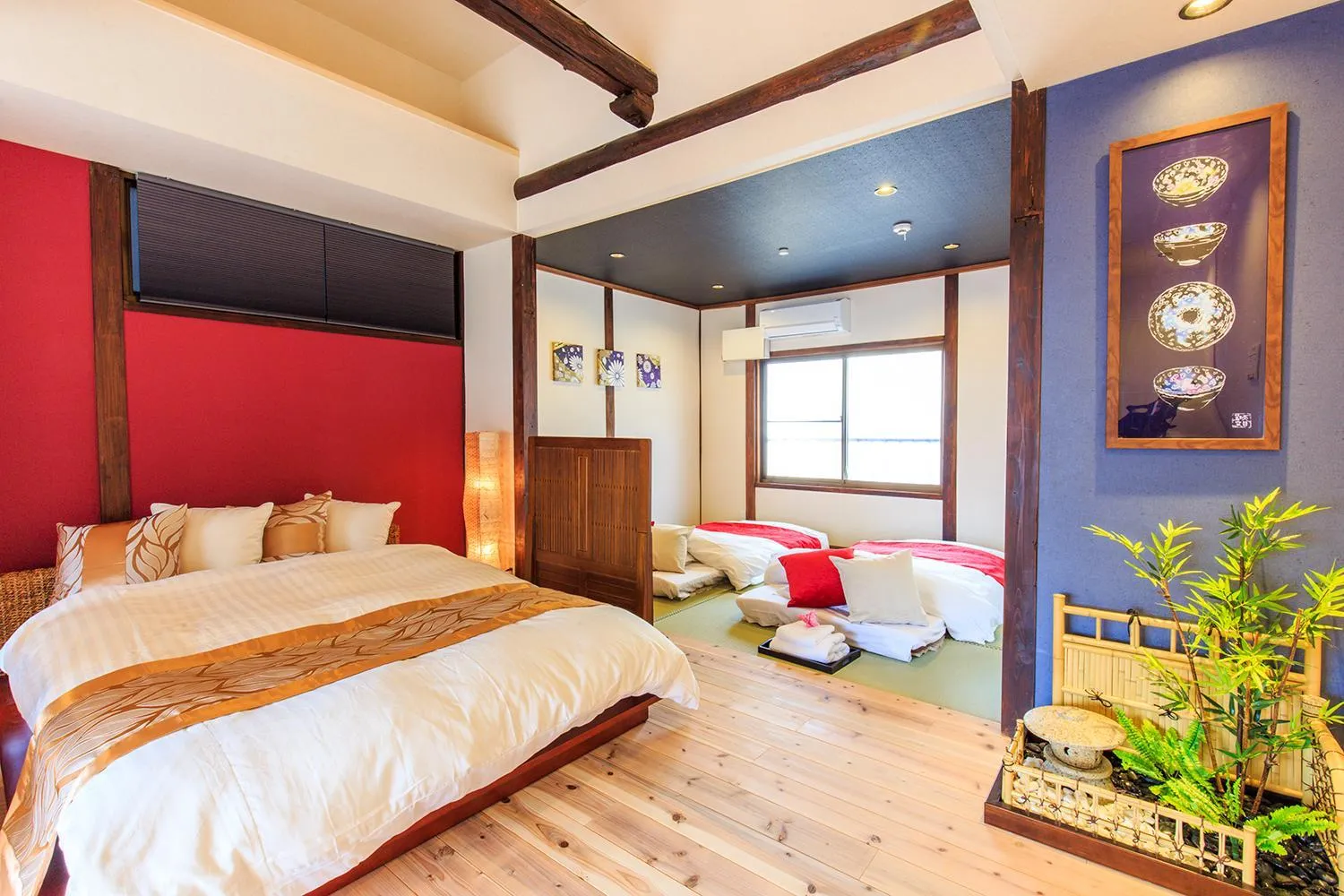 Bed in ORIGAMI STAY -Taishocho-