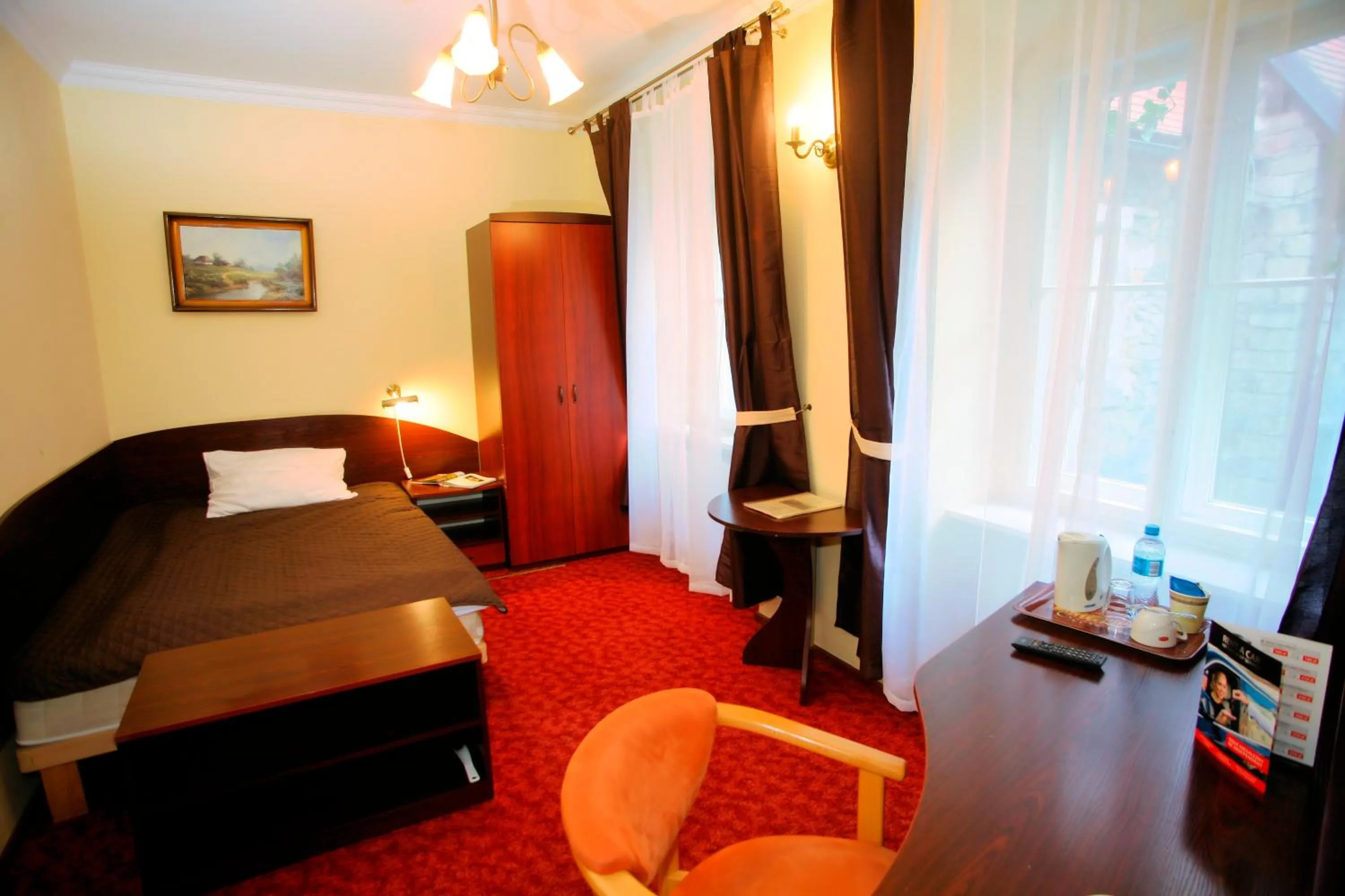 Photo of the whole room, Bed in Hotel Przy Oślej Bramie - Zamek Książ