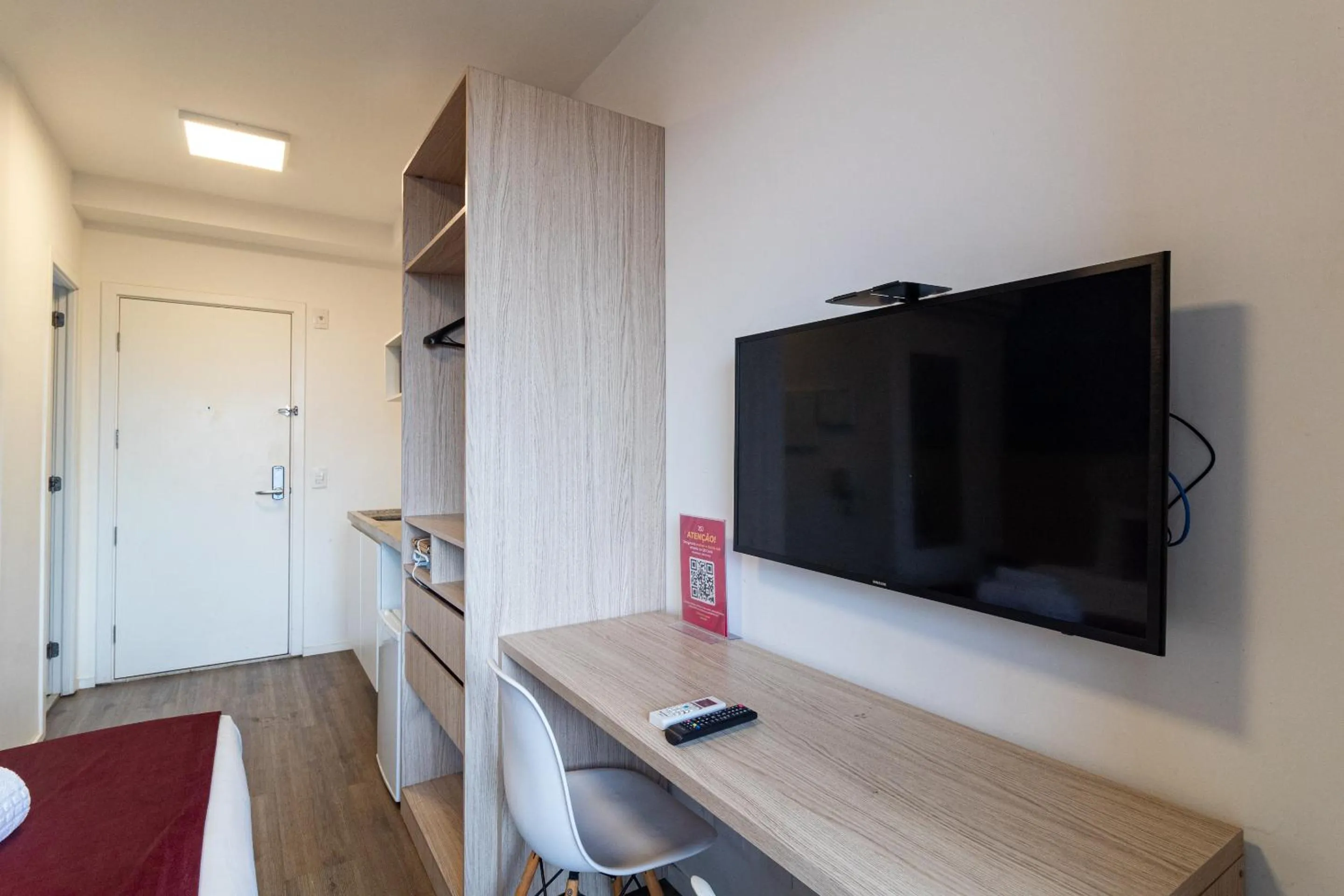 TV and multimedia in 360 Suítes Sé