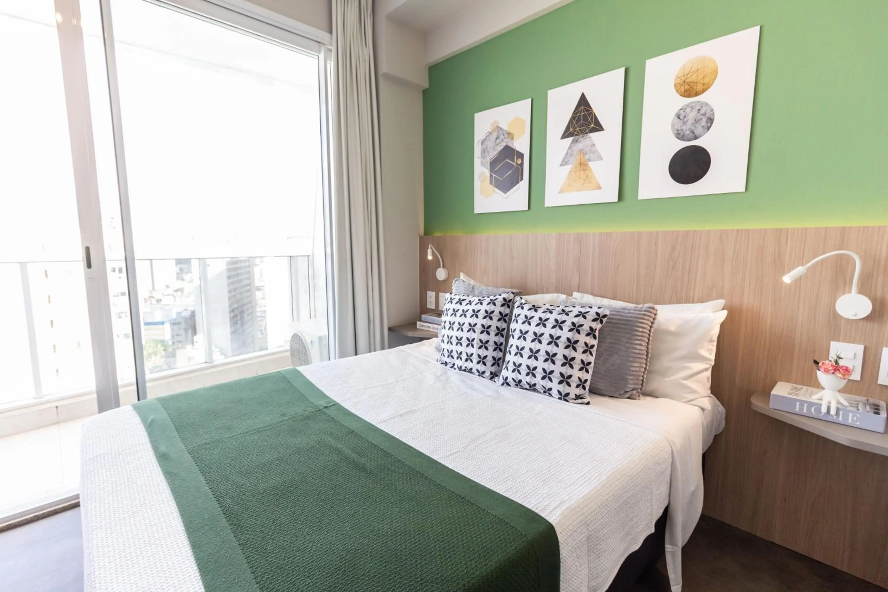 Photo of the whole room, Bed in 360 Suítes Sé