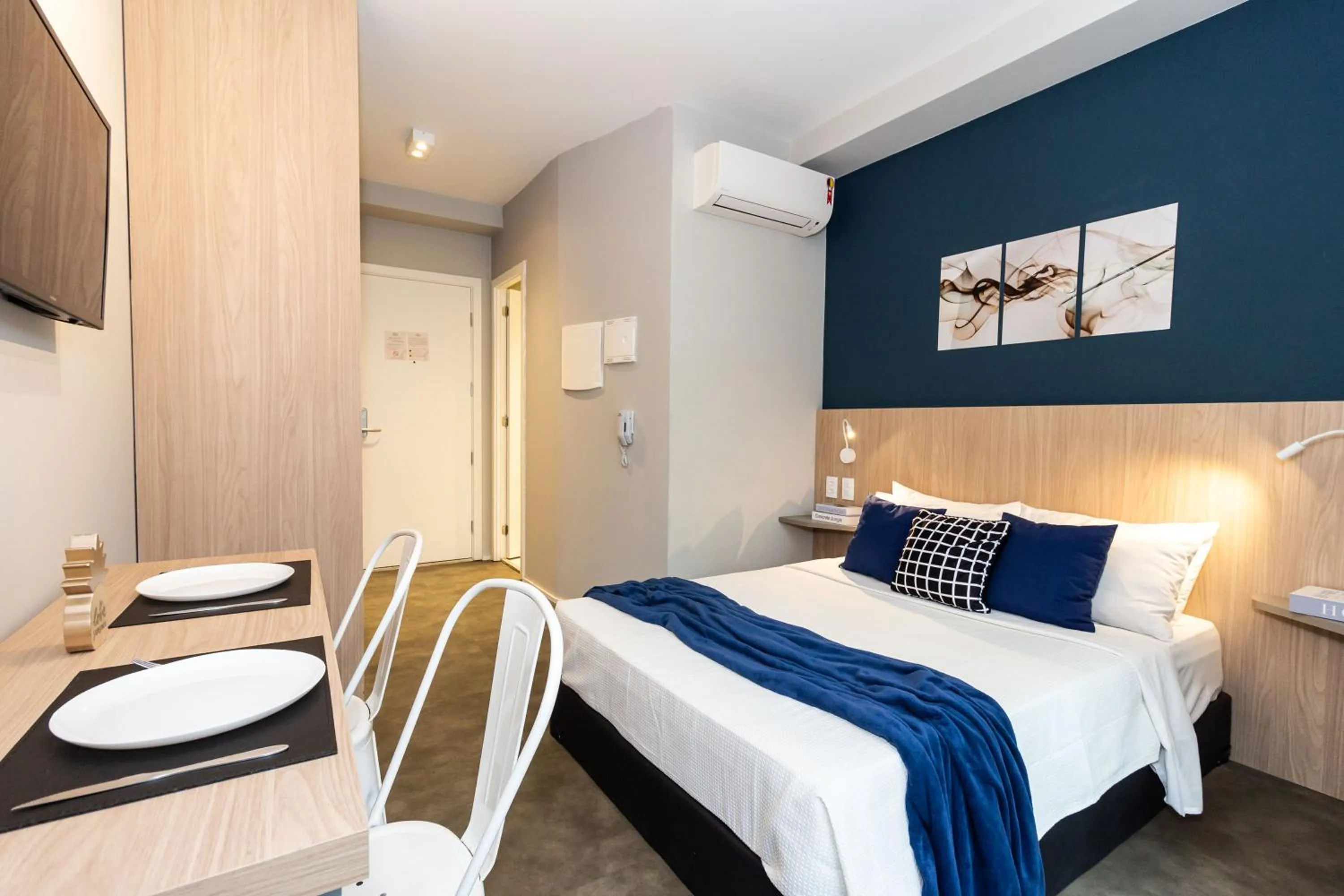 Photo of the whole room, Bed in 360 Suítes Sé