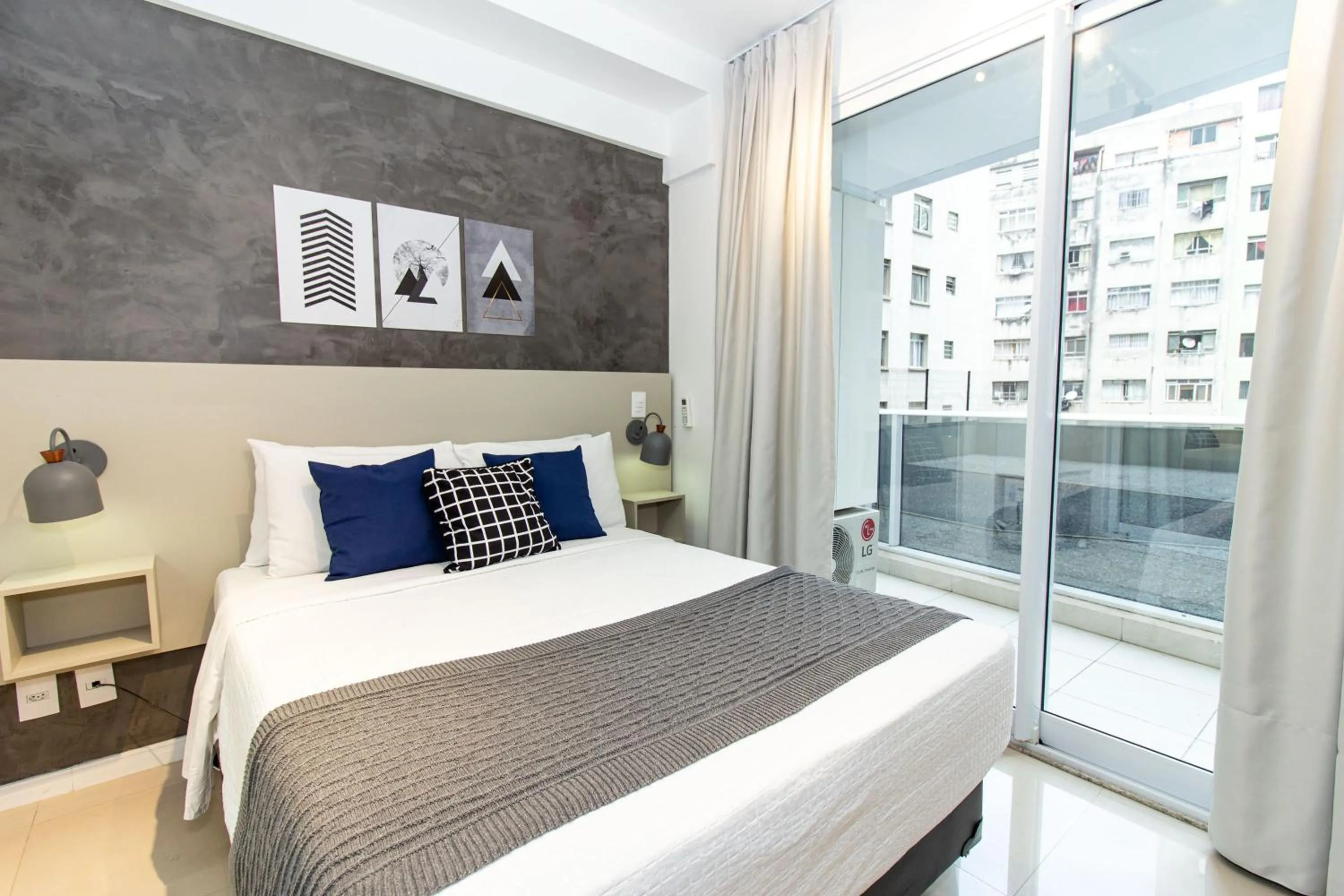 Photo of the whole room, Bed in 360 Suítes Sé