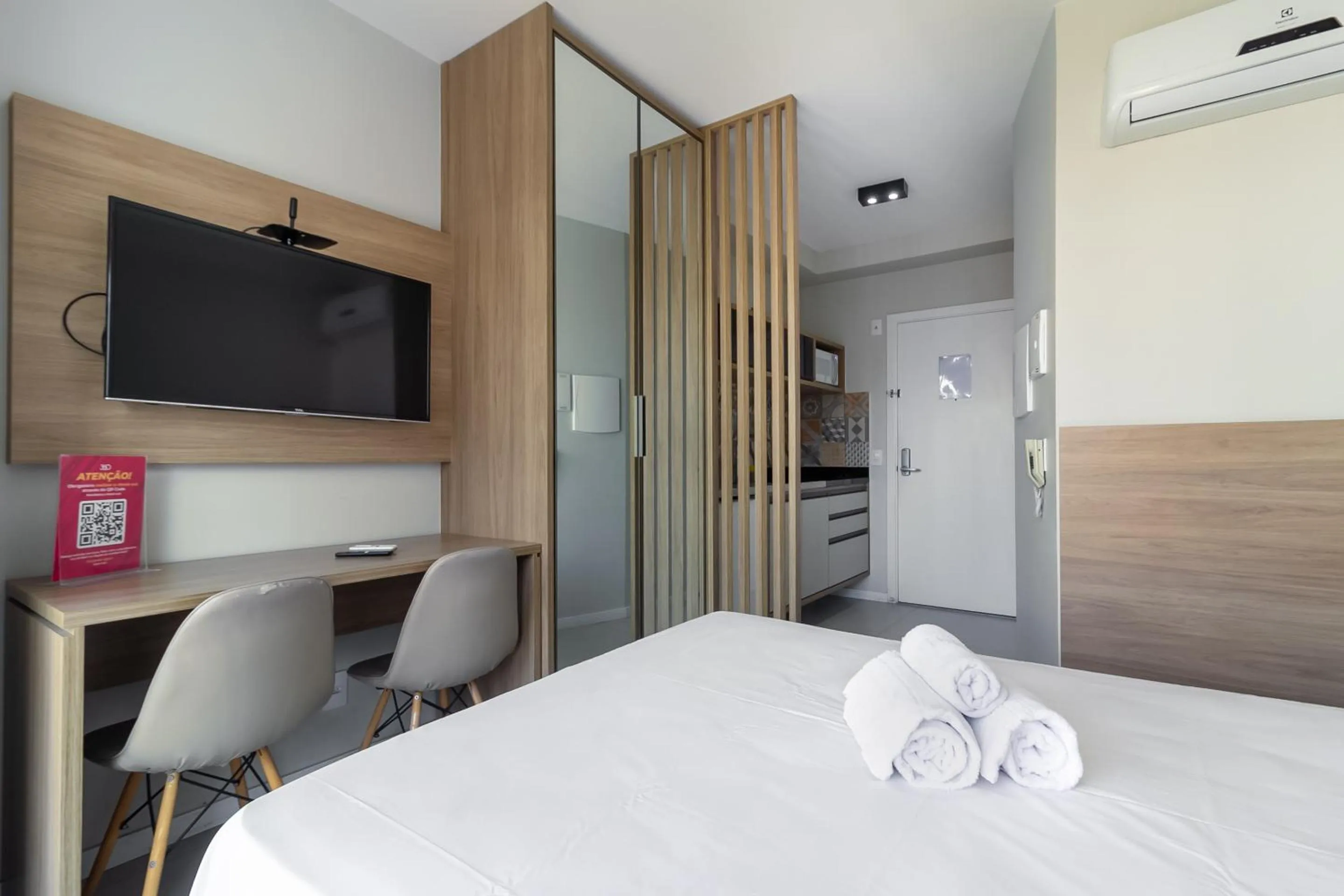 Photo of the whole room, Bed in 360 Suítes Sé