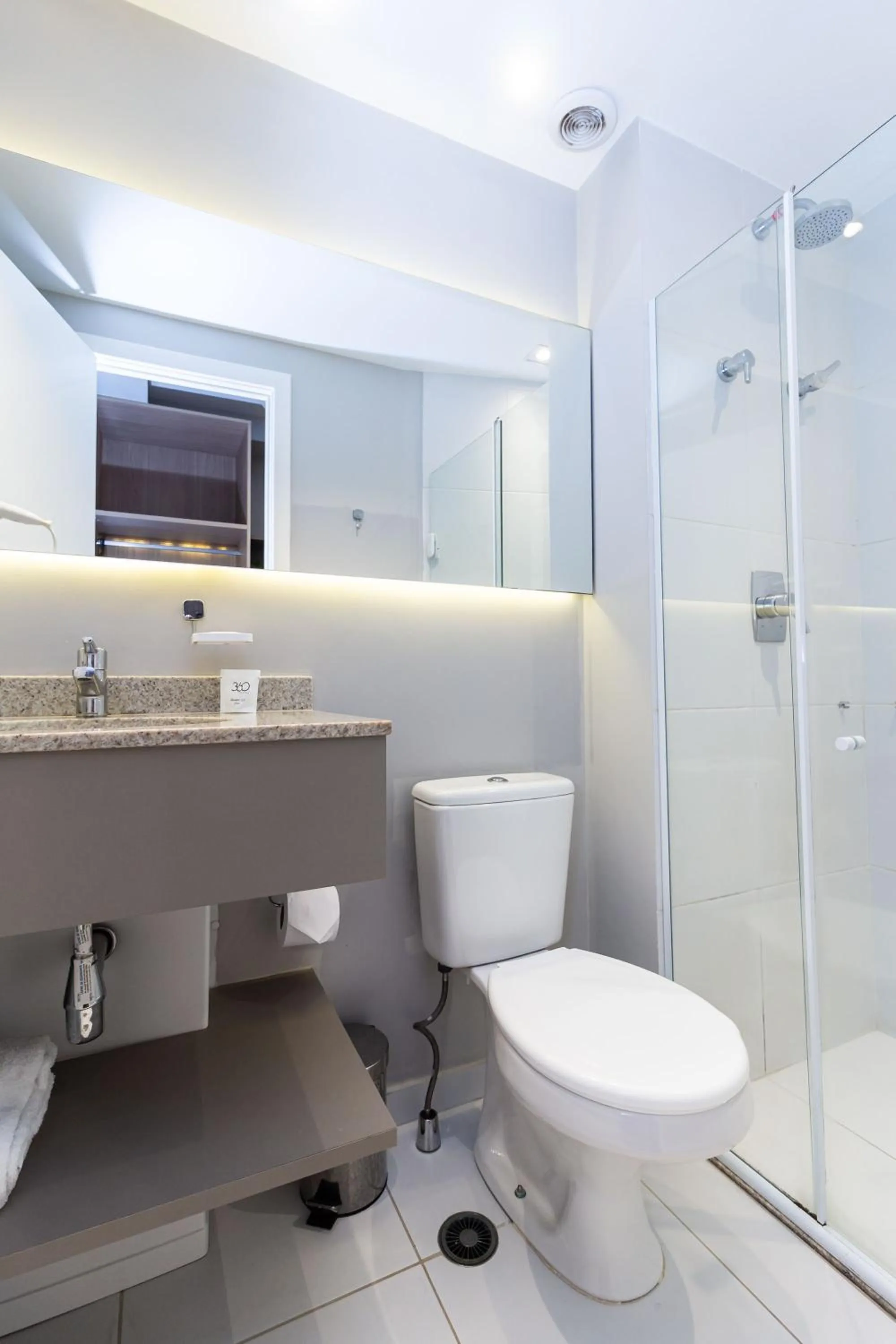 Bathroom in 360 Suítes Sé