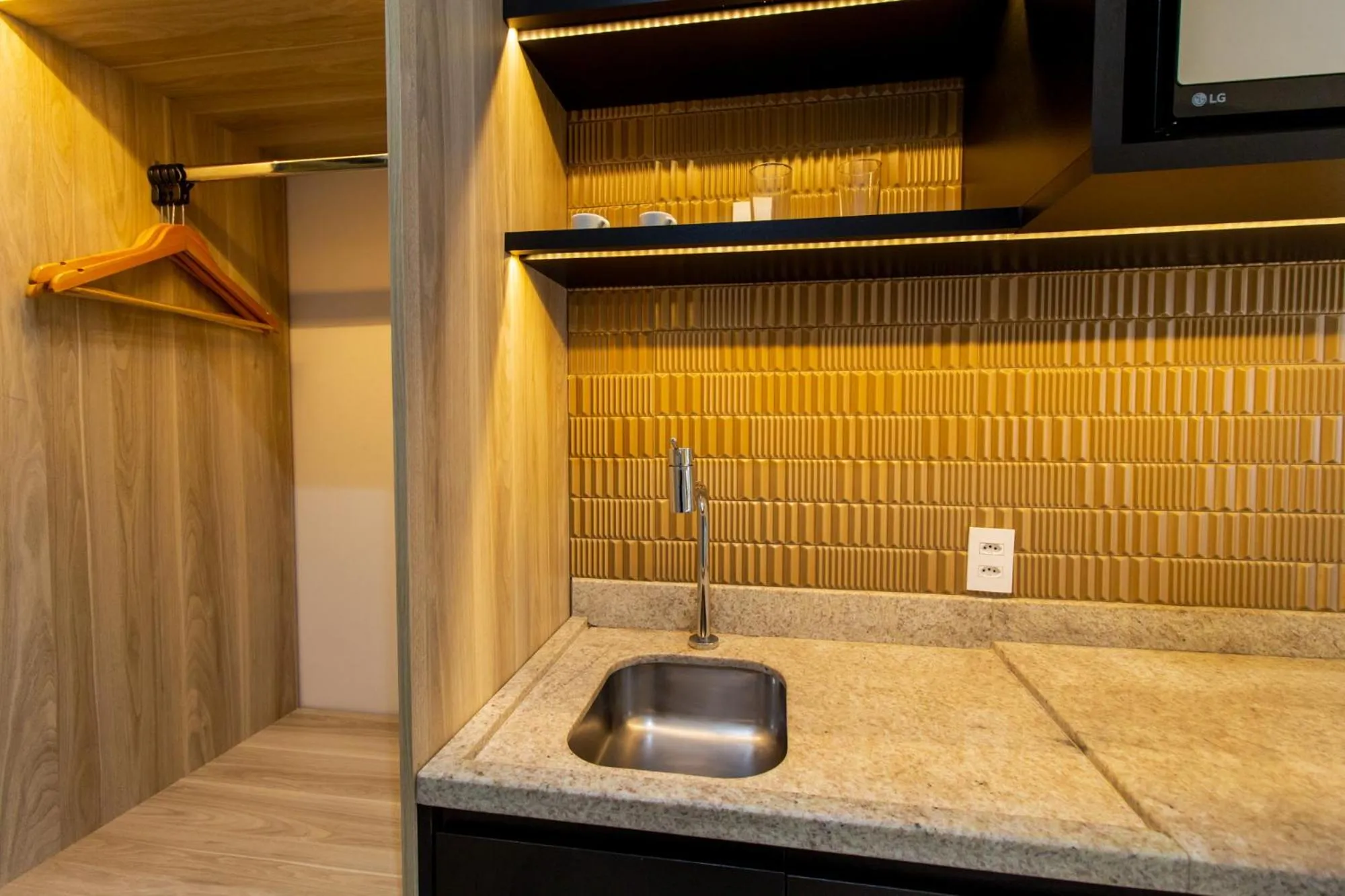 Kitchen or kitchenette in 360 Suítes Sé