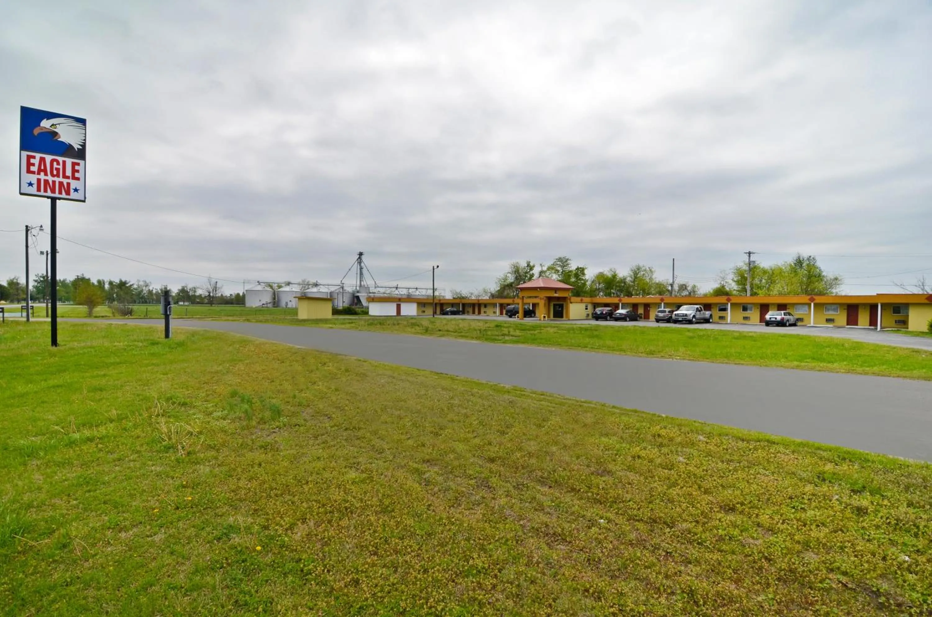 On site in Charleston Eagle Inn