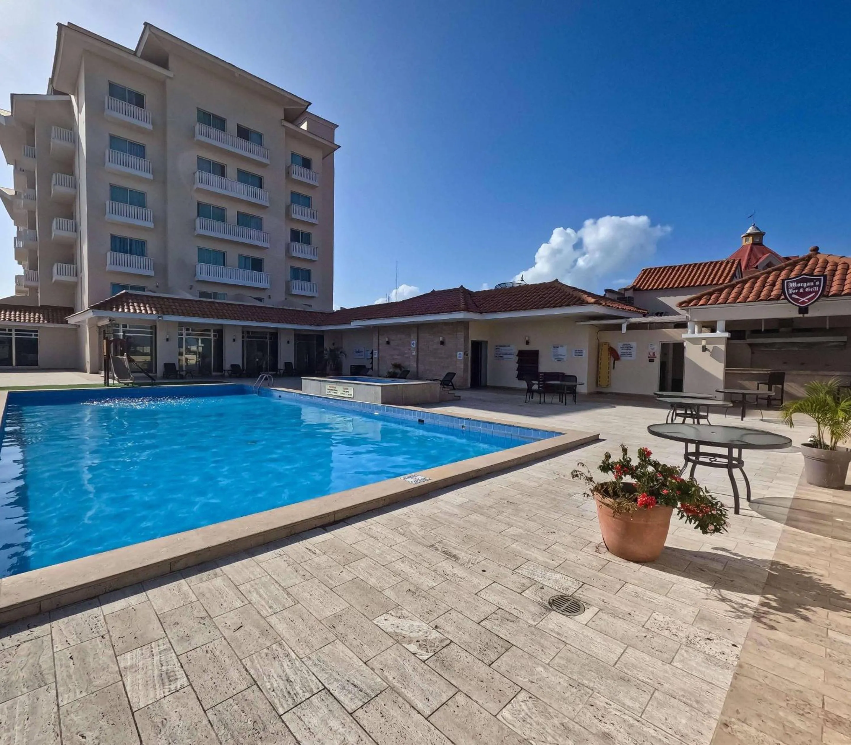 Swimming pool in Radisson Colon 2,000 Hotel & Casino