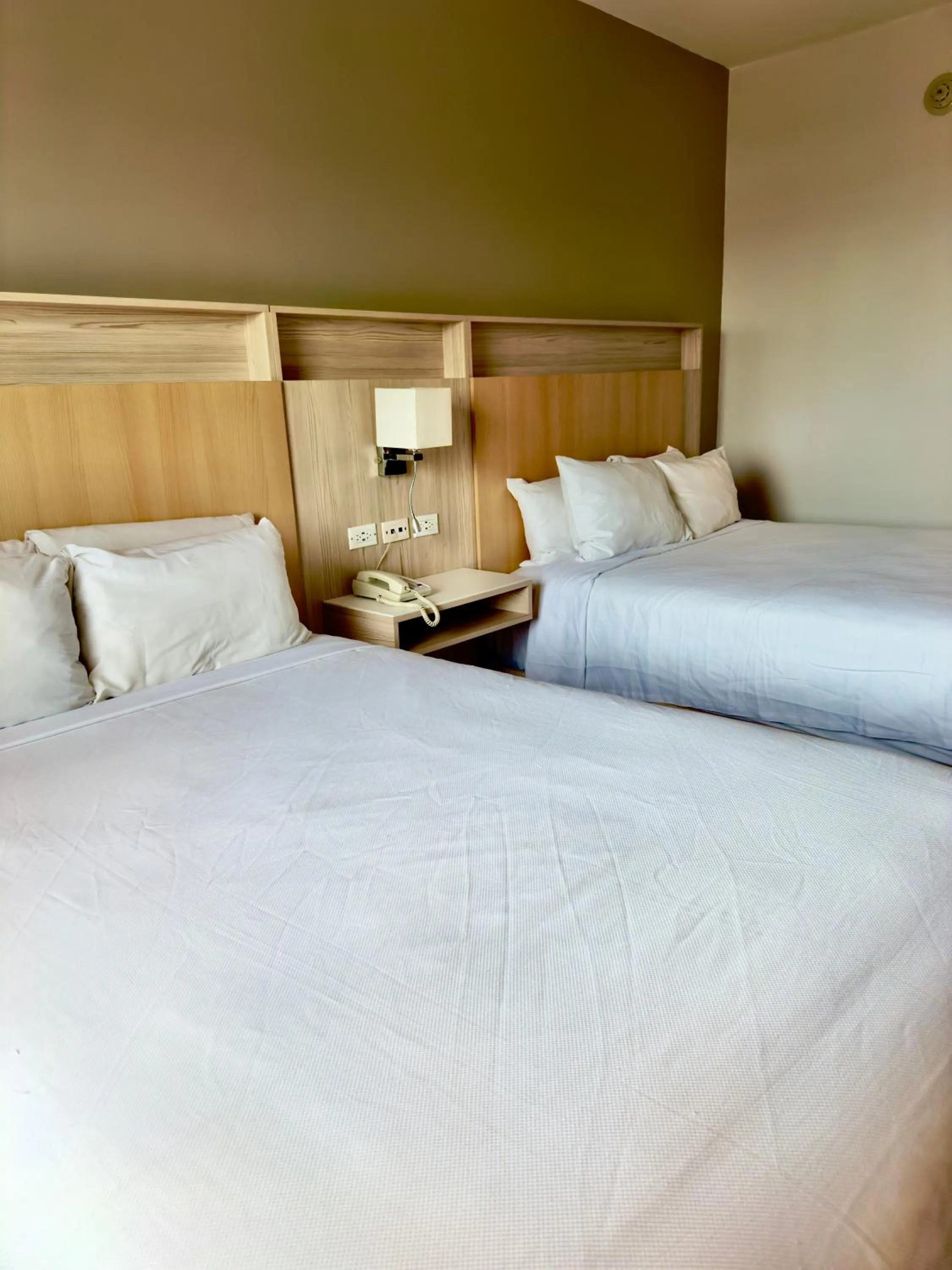 View (from property/room), Bed in Radisson Colon 2,000 Hotel & Casino