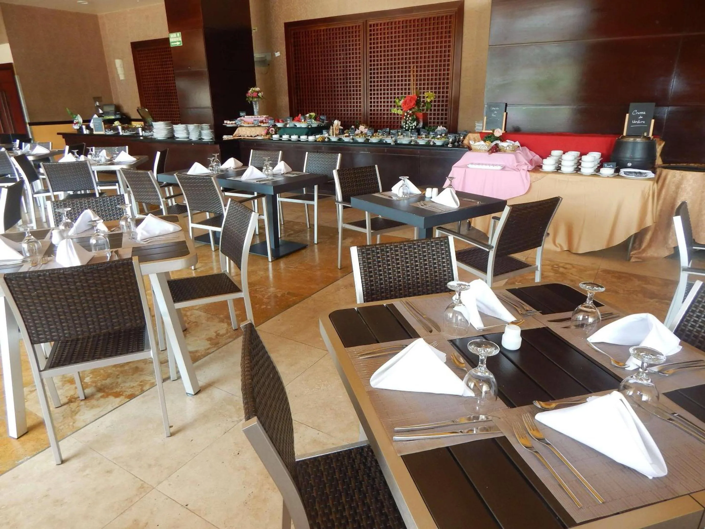 Restaurant/places to eat in Radisson Colon 2,000 Hotel & Casino