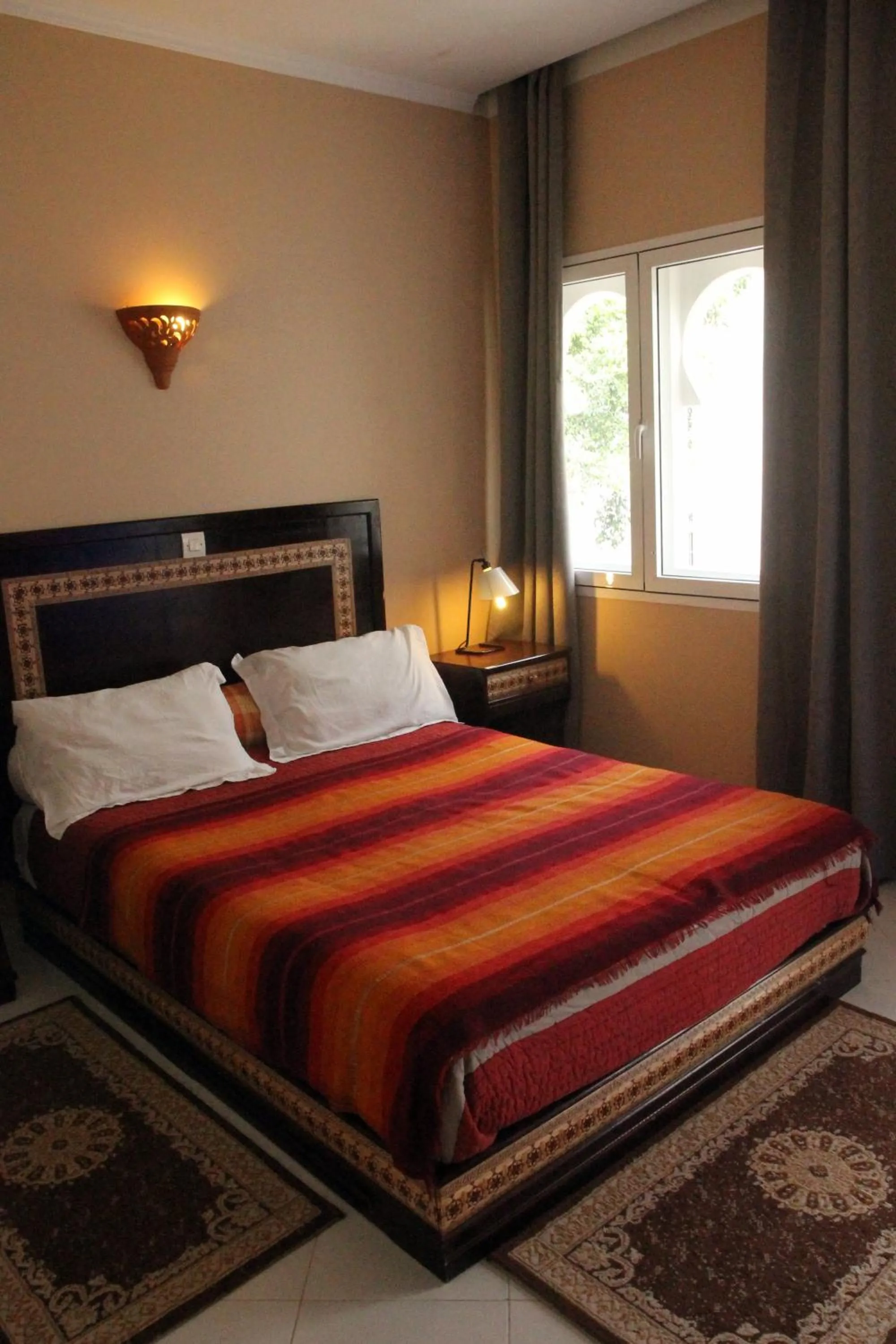 Photo of the whole room, Bed in Dar Omar Khayam