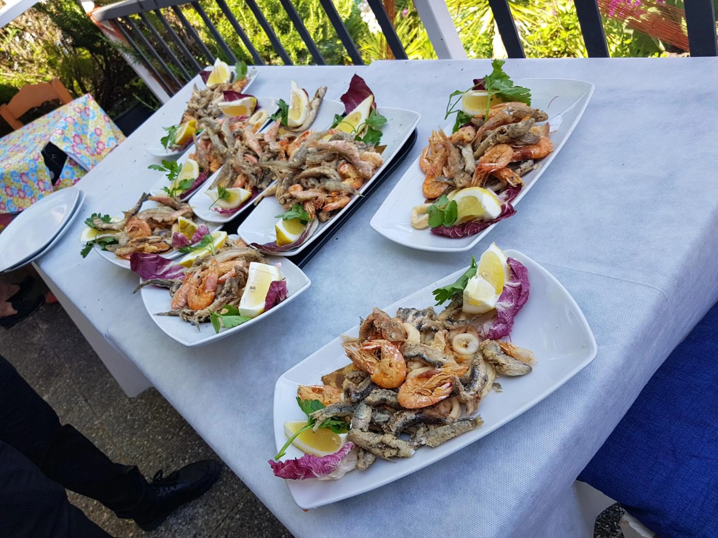 Restaurant/places to eat in B&B FISH