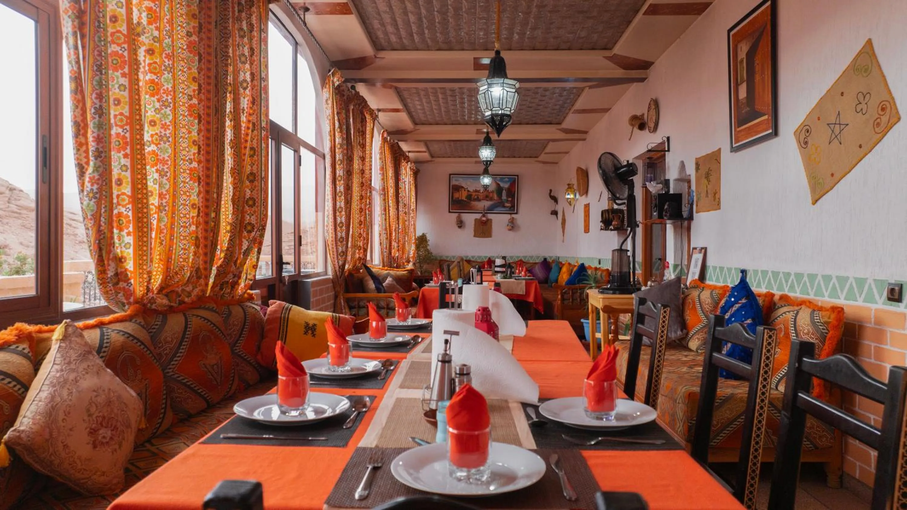 Restaurant/places to eat in Dar Essyaha