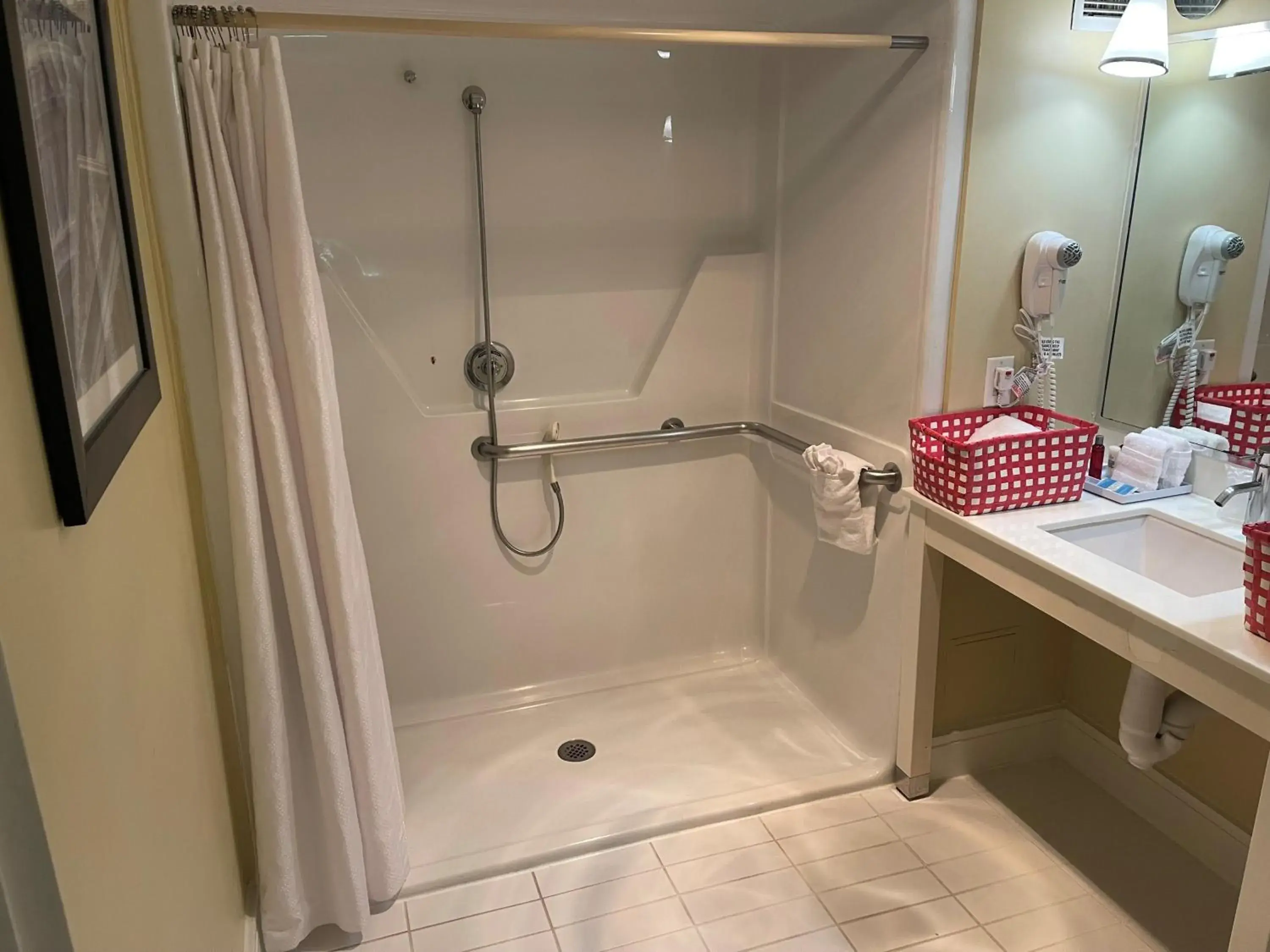 King Room - Disability Access in Metro Points Hotel Washington North King Room - Disability Access in Metro Points Hotel Washington North