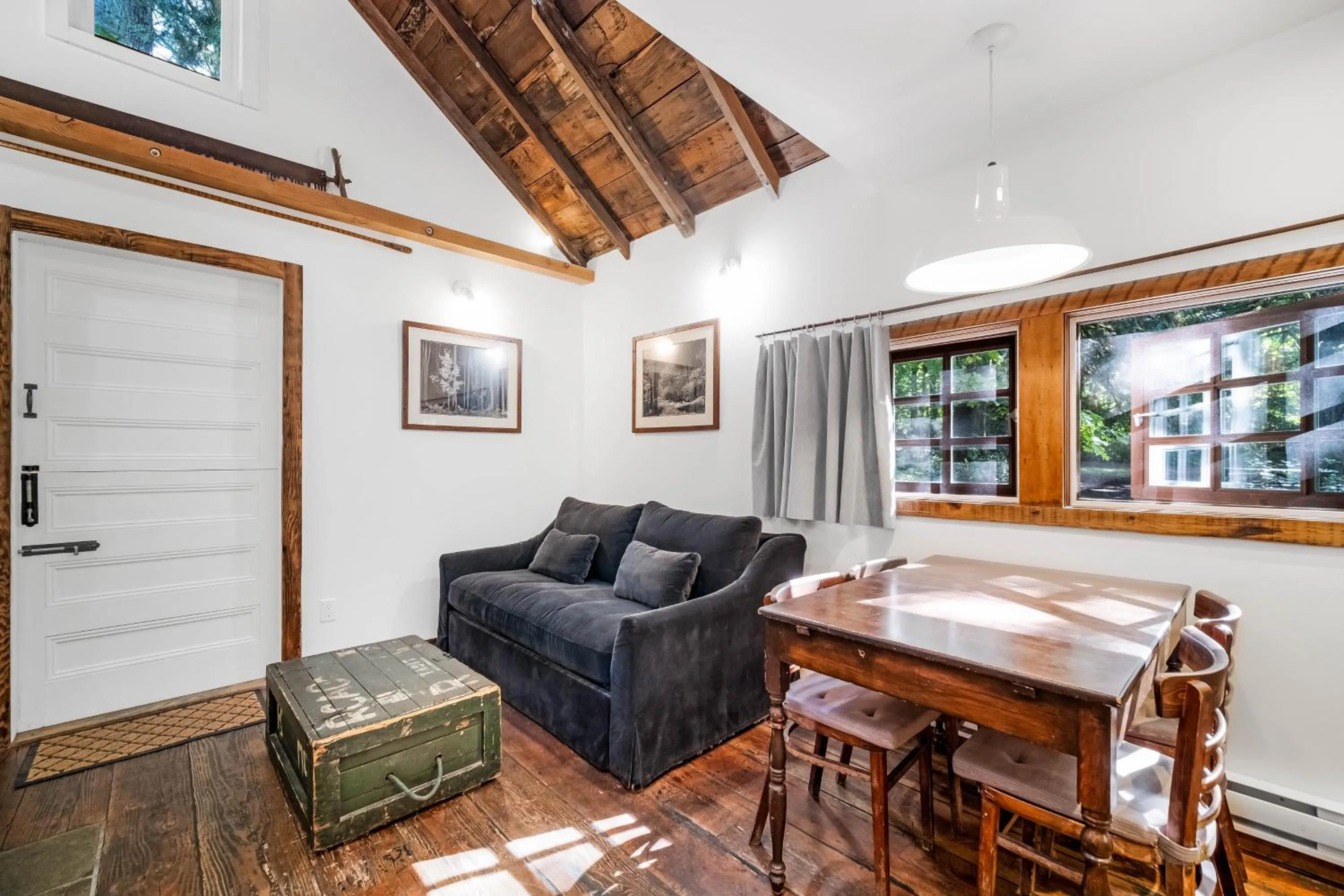 Living room in Sunwolf Riverside Cabins