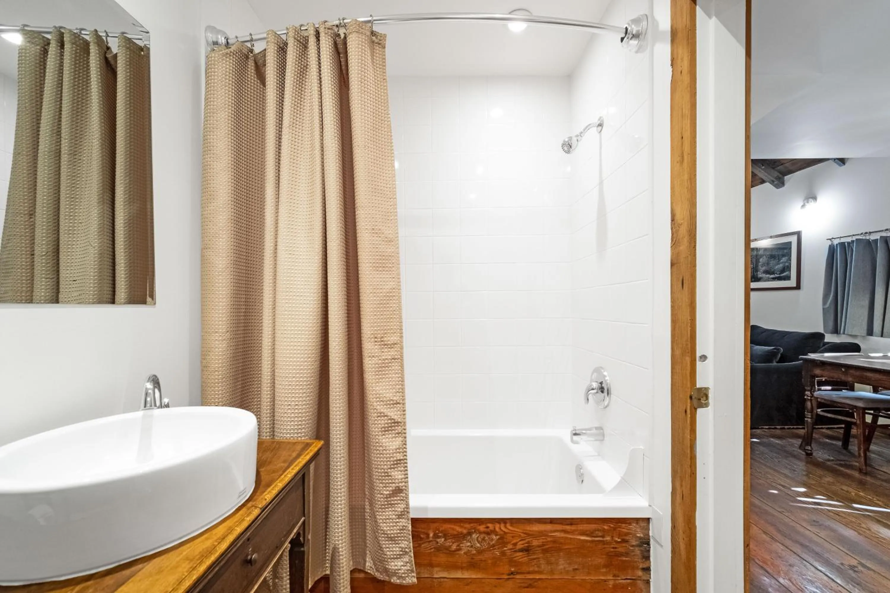 Bathroom in Sunwolf Riverside Cabins