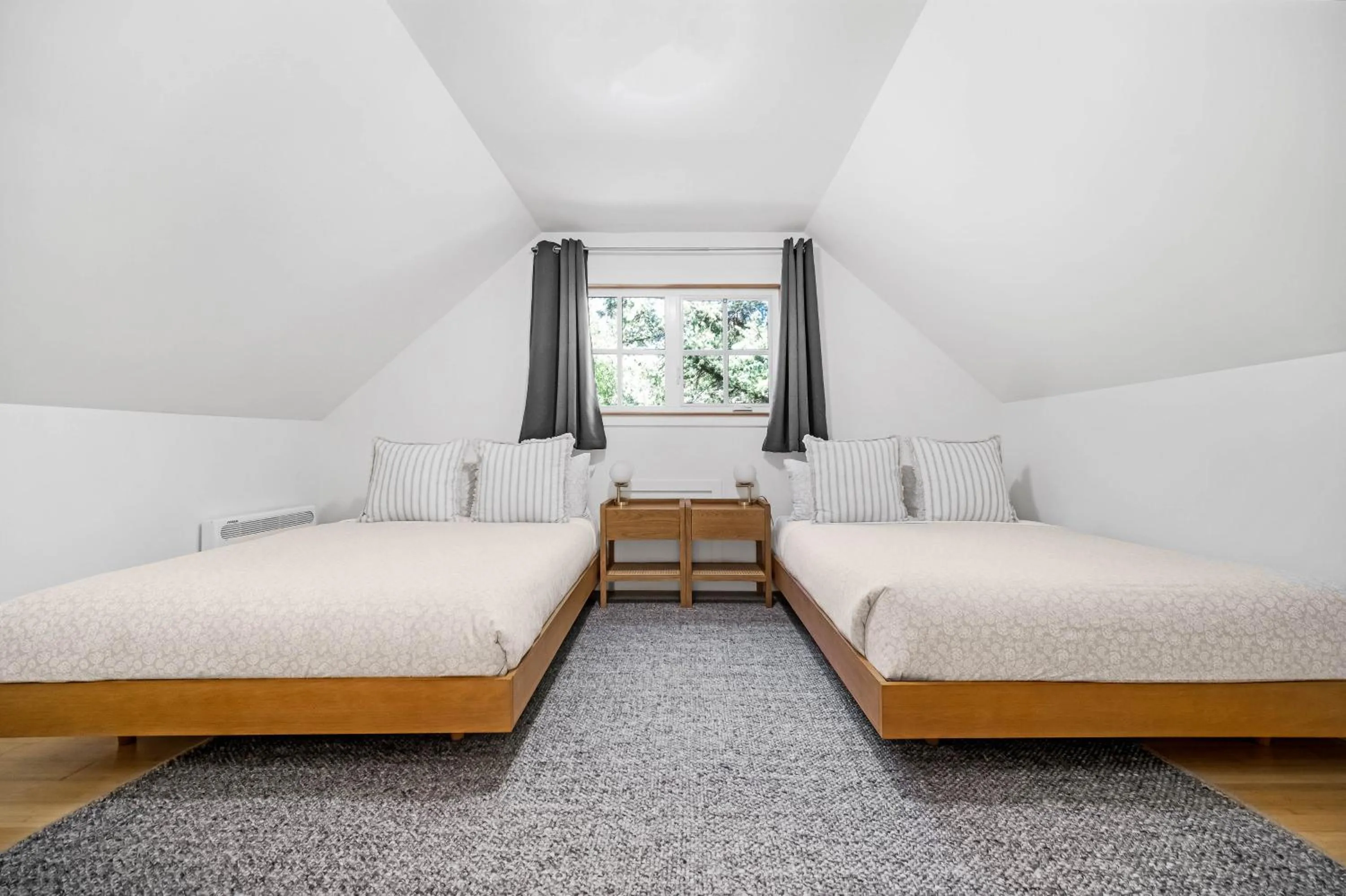 Bedroom, Bed in Sunwolf Riverside Cabins