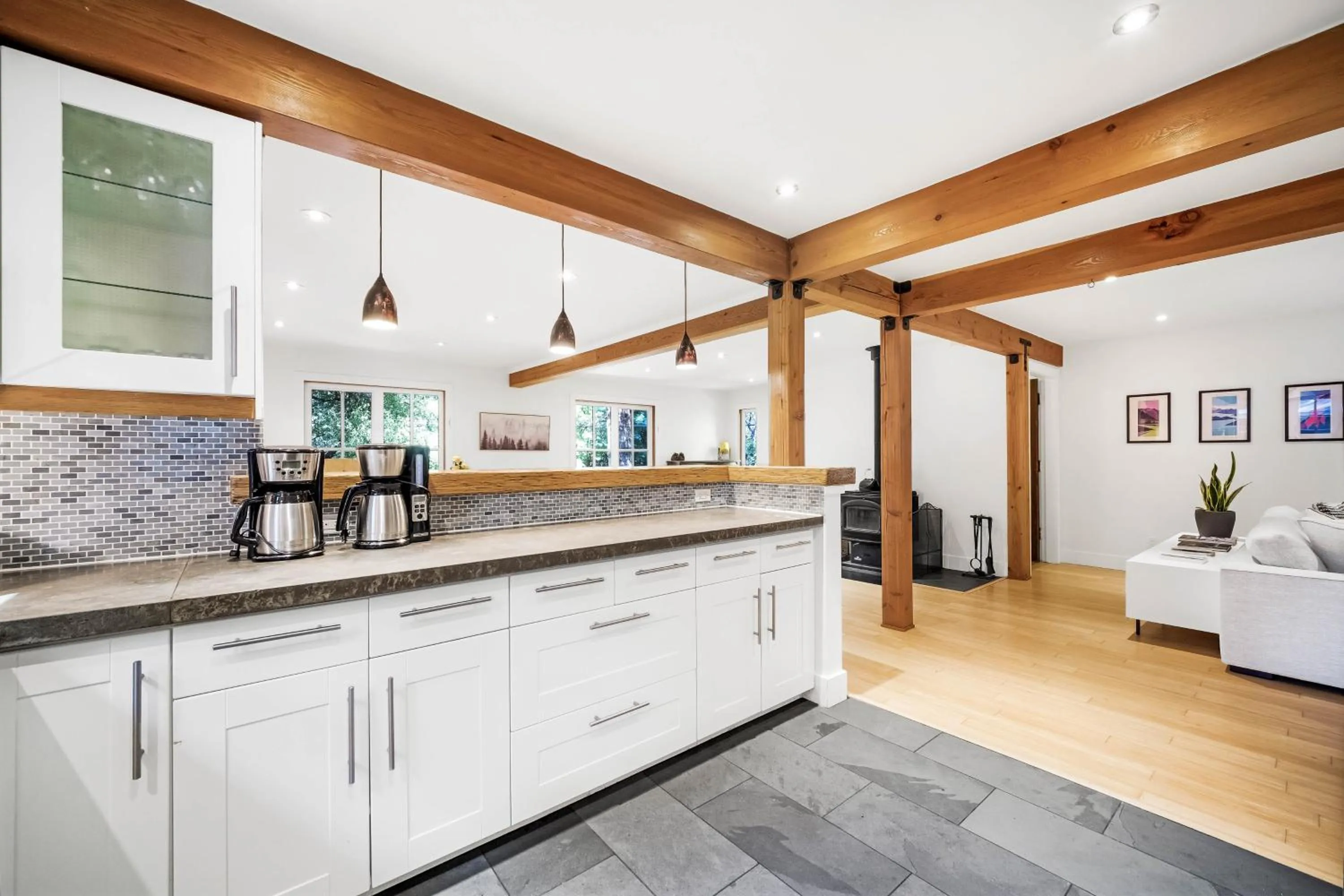 kitchen in Sunwolf Riverside Cabins