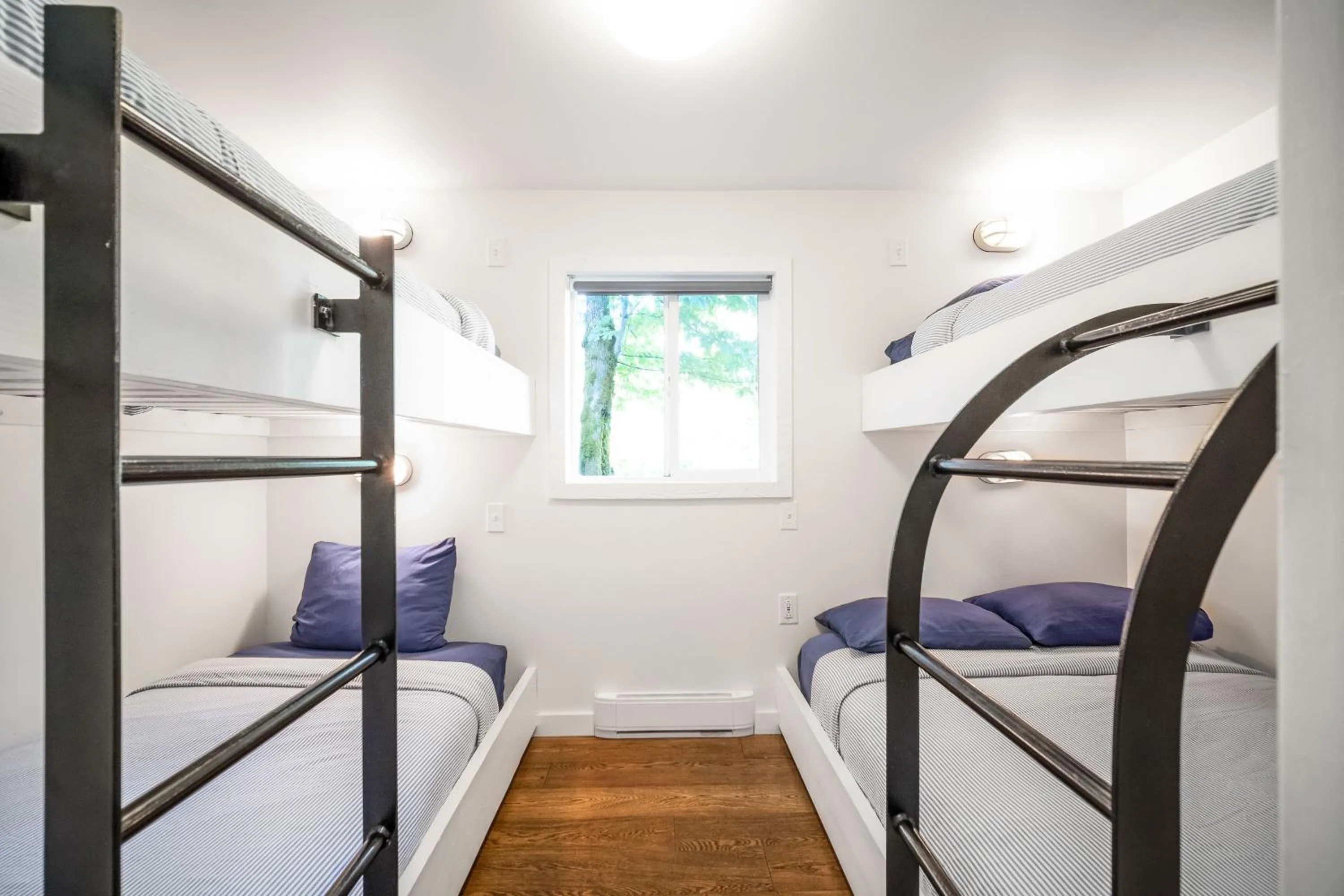 bunk bed, Bed in Sunwolf Riverside Cabins