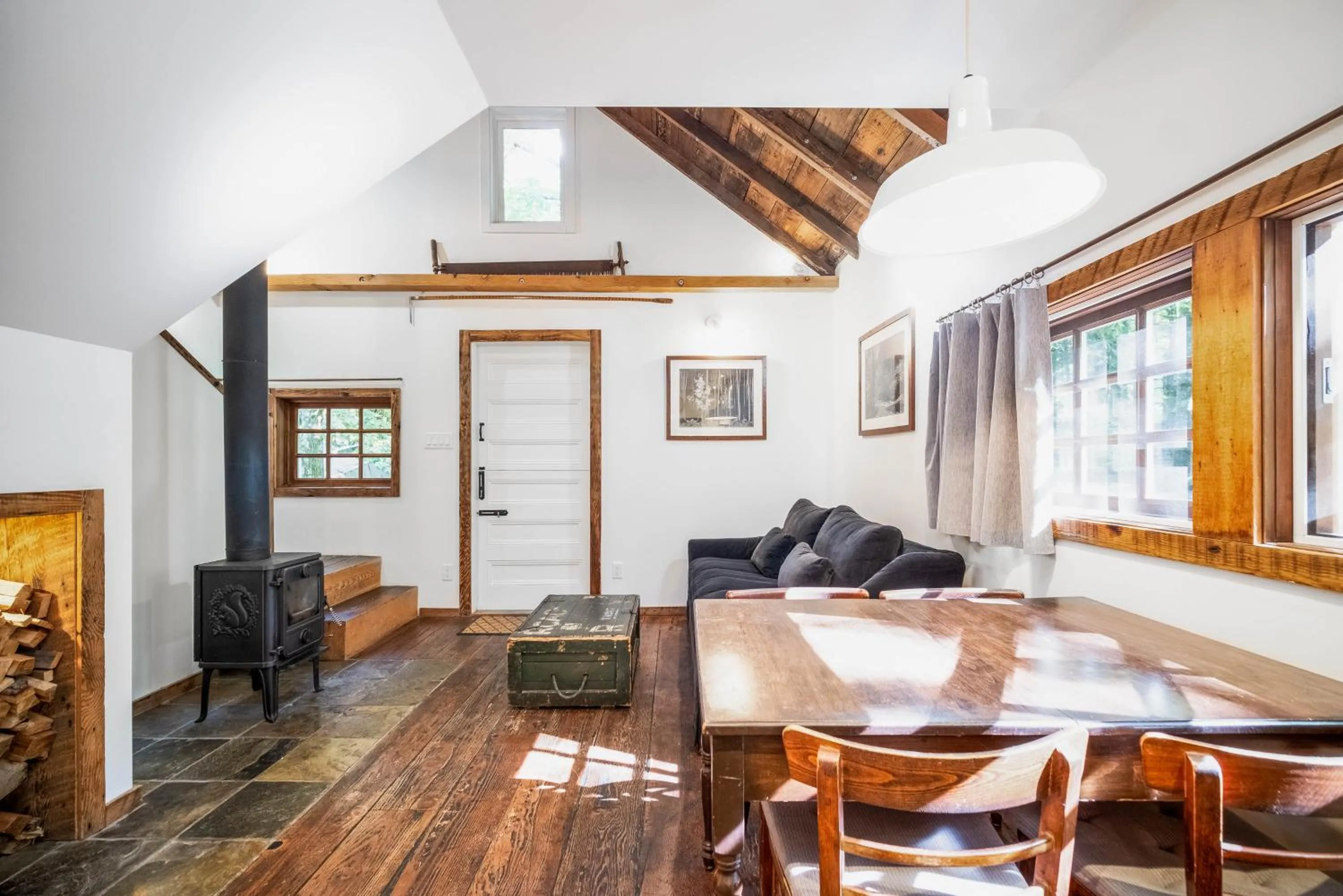 Living room in Sunwolf Riverside Cabins