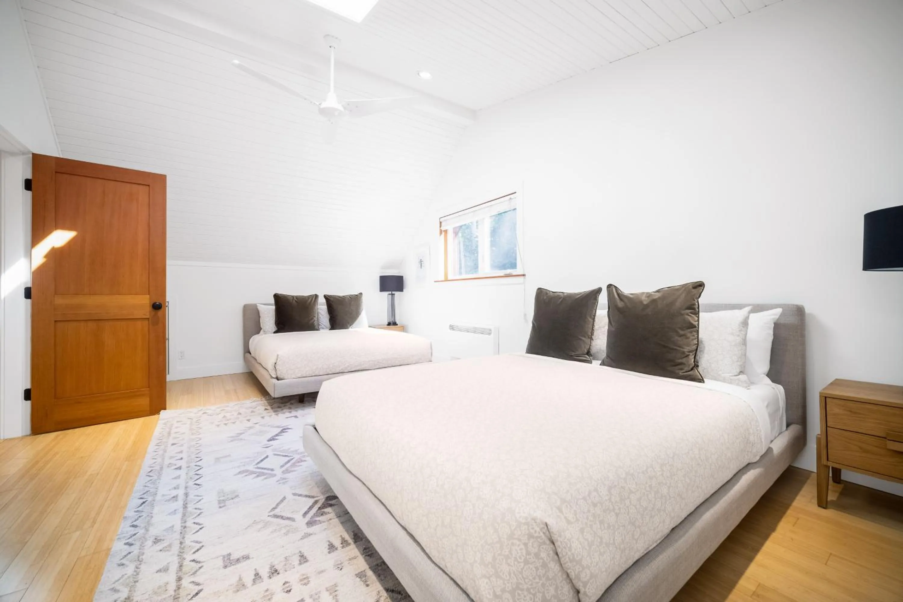 Bedroom, Bed in Sunwolf Riverside Cabins