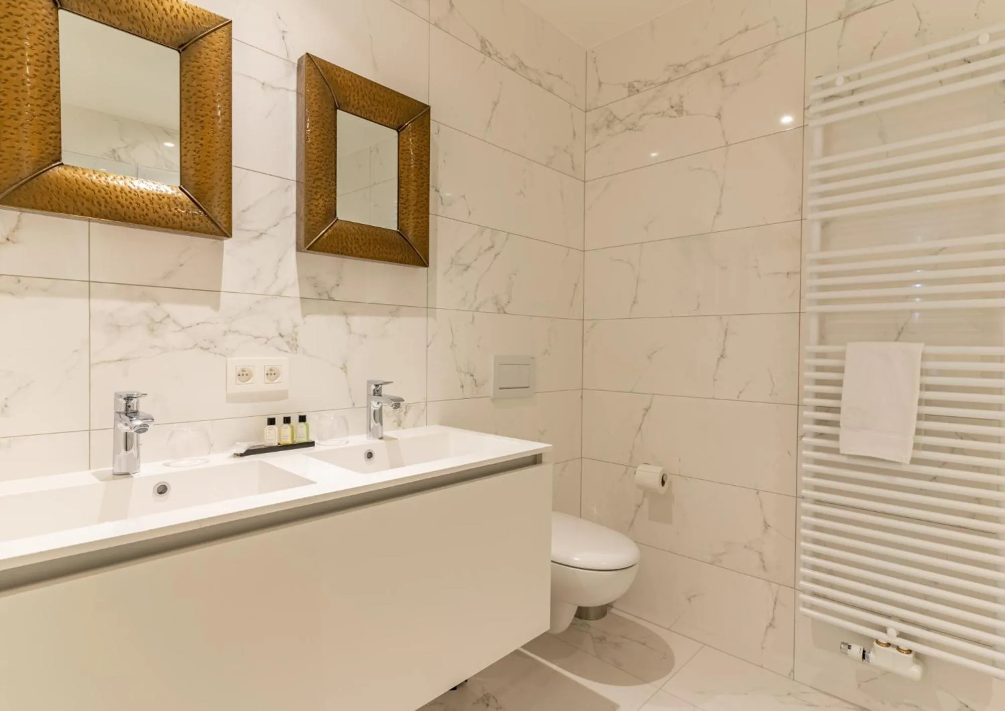 Toilet in Acropolis - Luxury Appartments I Hotelservice and parking