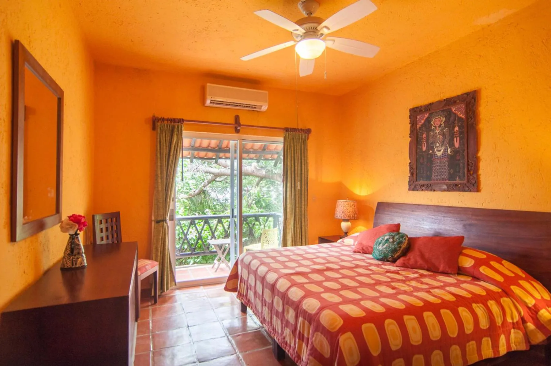 Charming authentic Mexico-Walk to beach & 5th Ave!