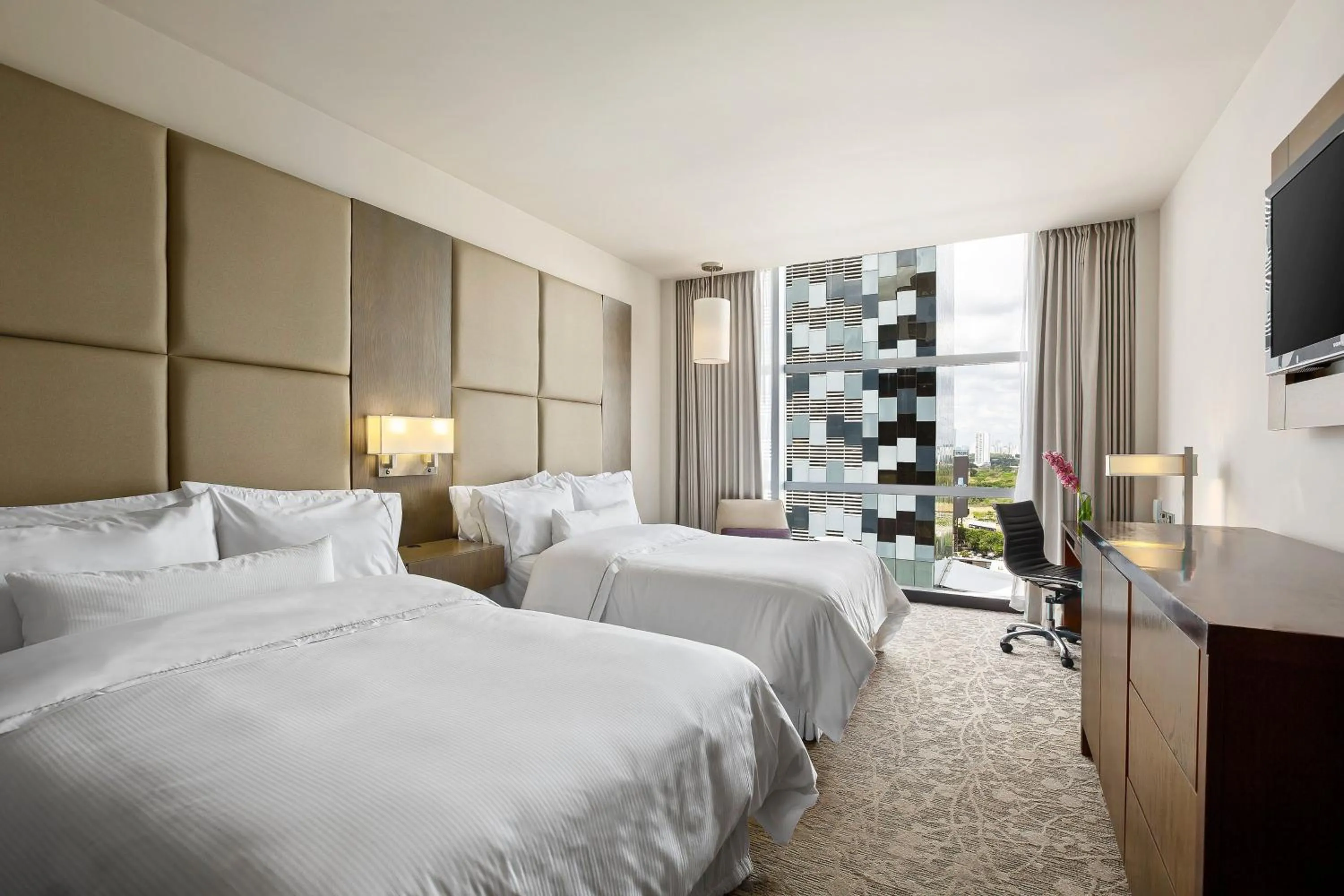 Photo of the whole room, Bed in The Westin Panama