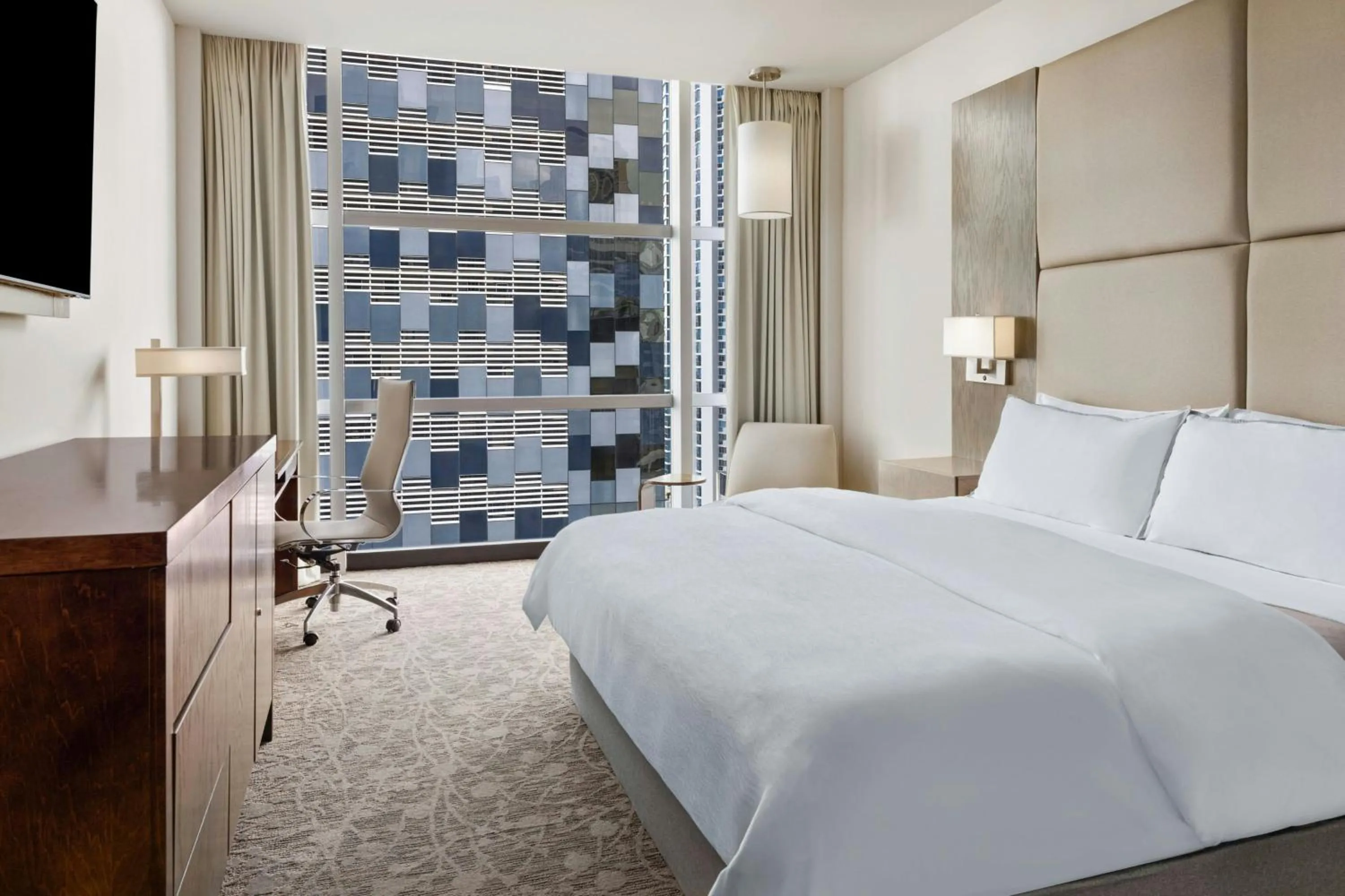 Photo of the whole room, Bed in The Westin Panama