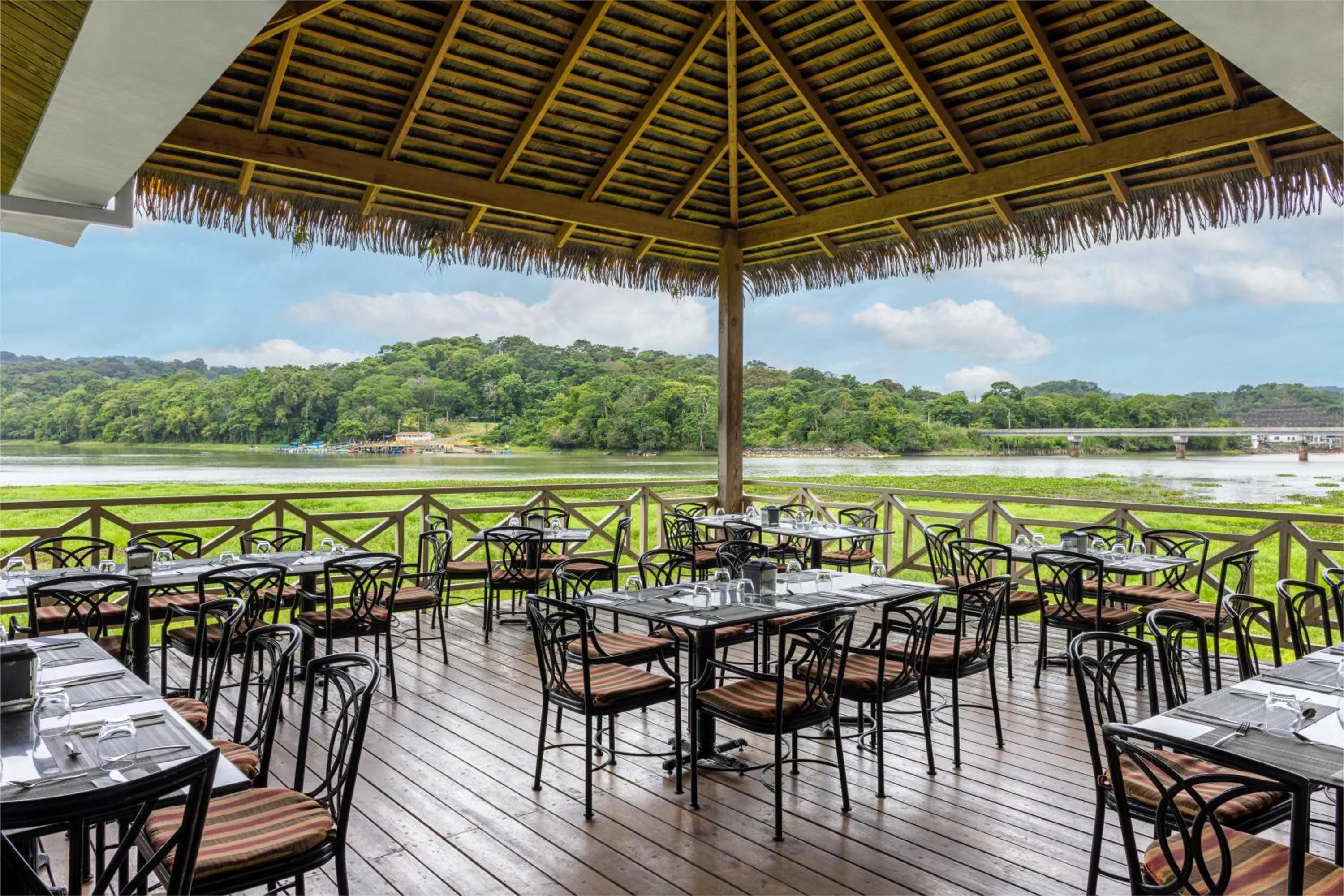 Restaurant/places to eat in Gamboa Rainforest Reserve