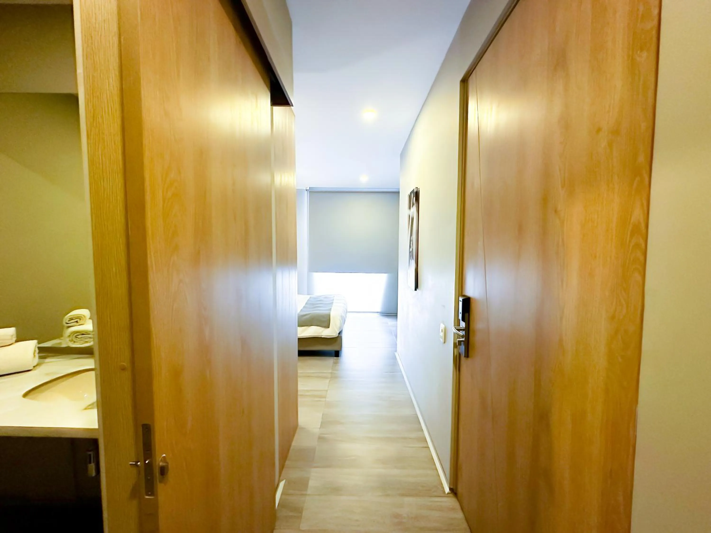 Photo of the whole room in Hotel Arena Suites Movistar Arena